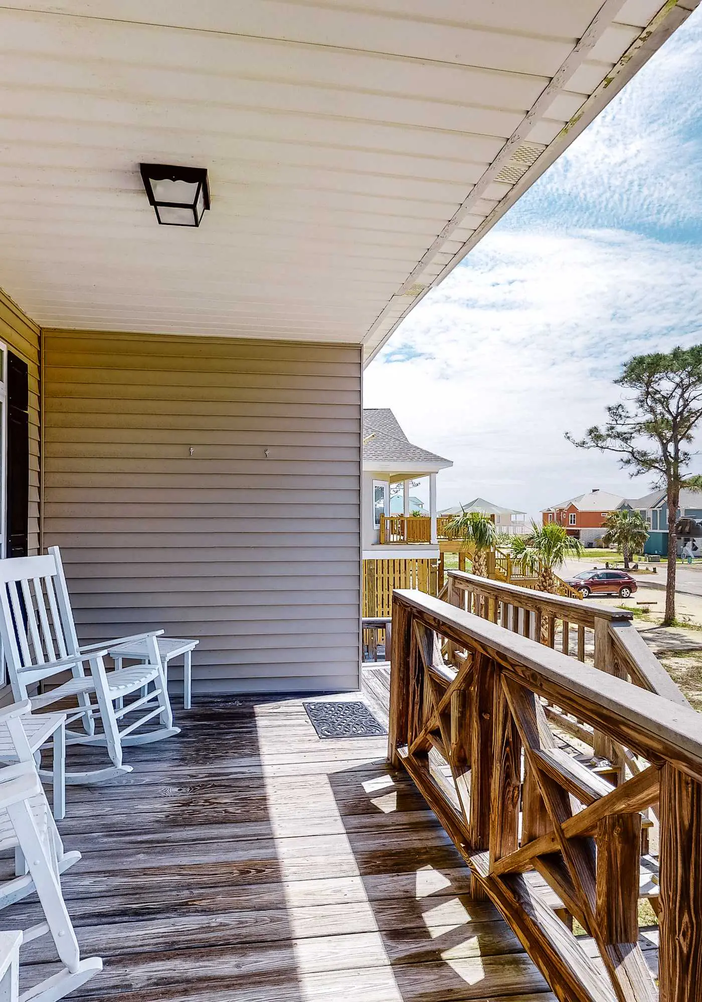 Beachy Duplex w/ Full Kitchen, High-Speed WiFi, Central AC, and Washer/Dryer!
