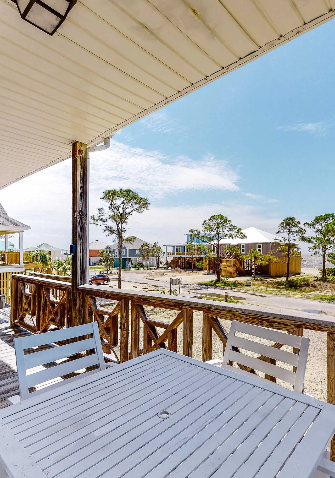 Beachy Duplex w/ Full Kitchen, High-Speed WiFi, Central AC, and Washer/Dryer!