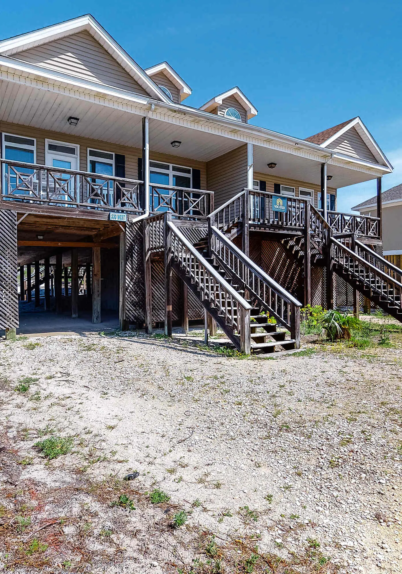 Beachy Duplex w/ Full Kitchen, High-Speed WiFi, Central AC, and Washer/Dryer!