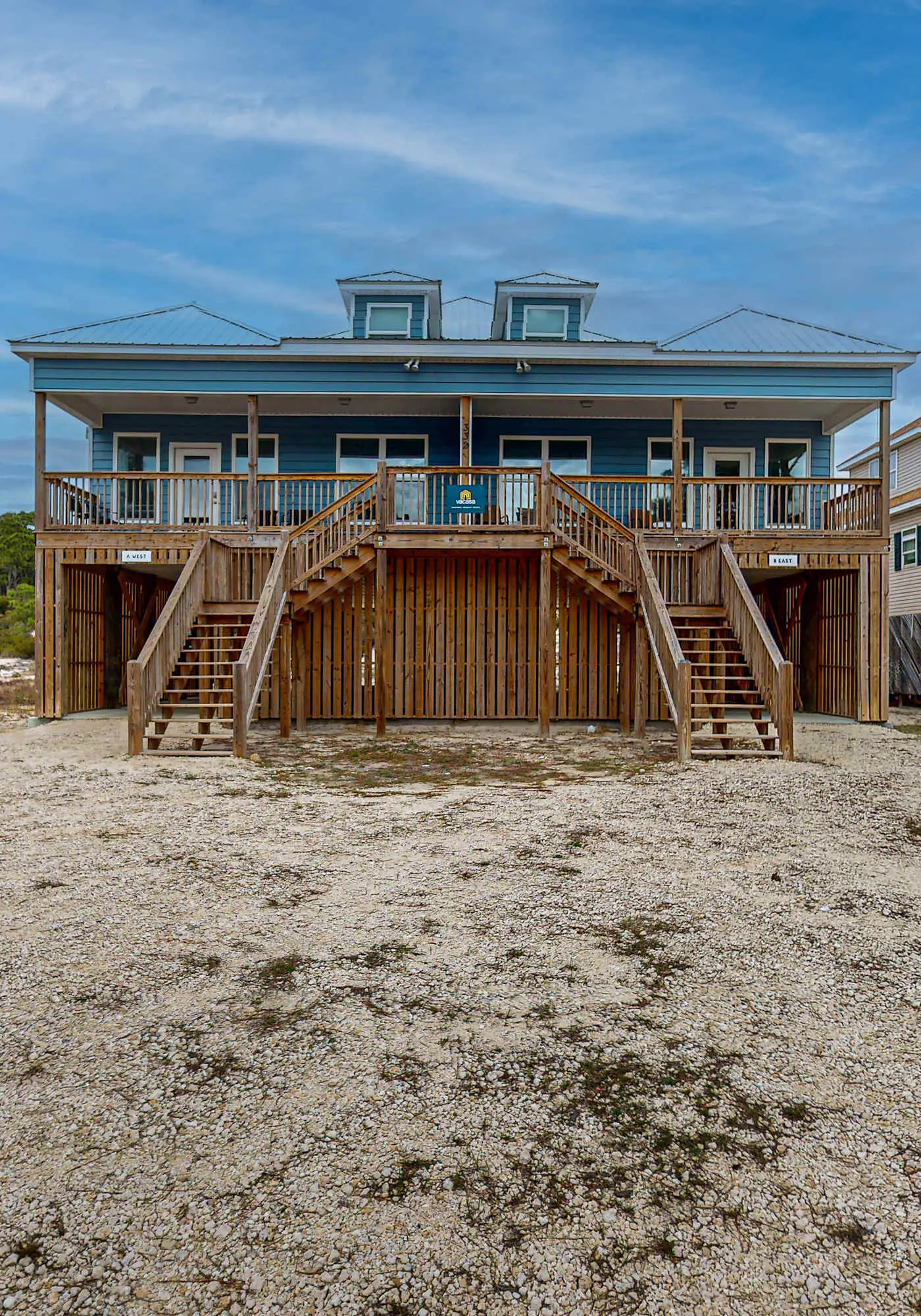 Gulfview duplex with panoramic views, large balcony, and internet