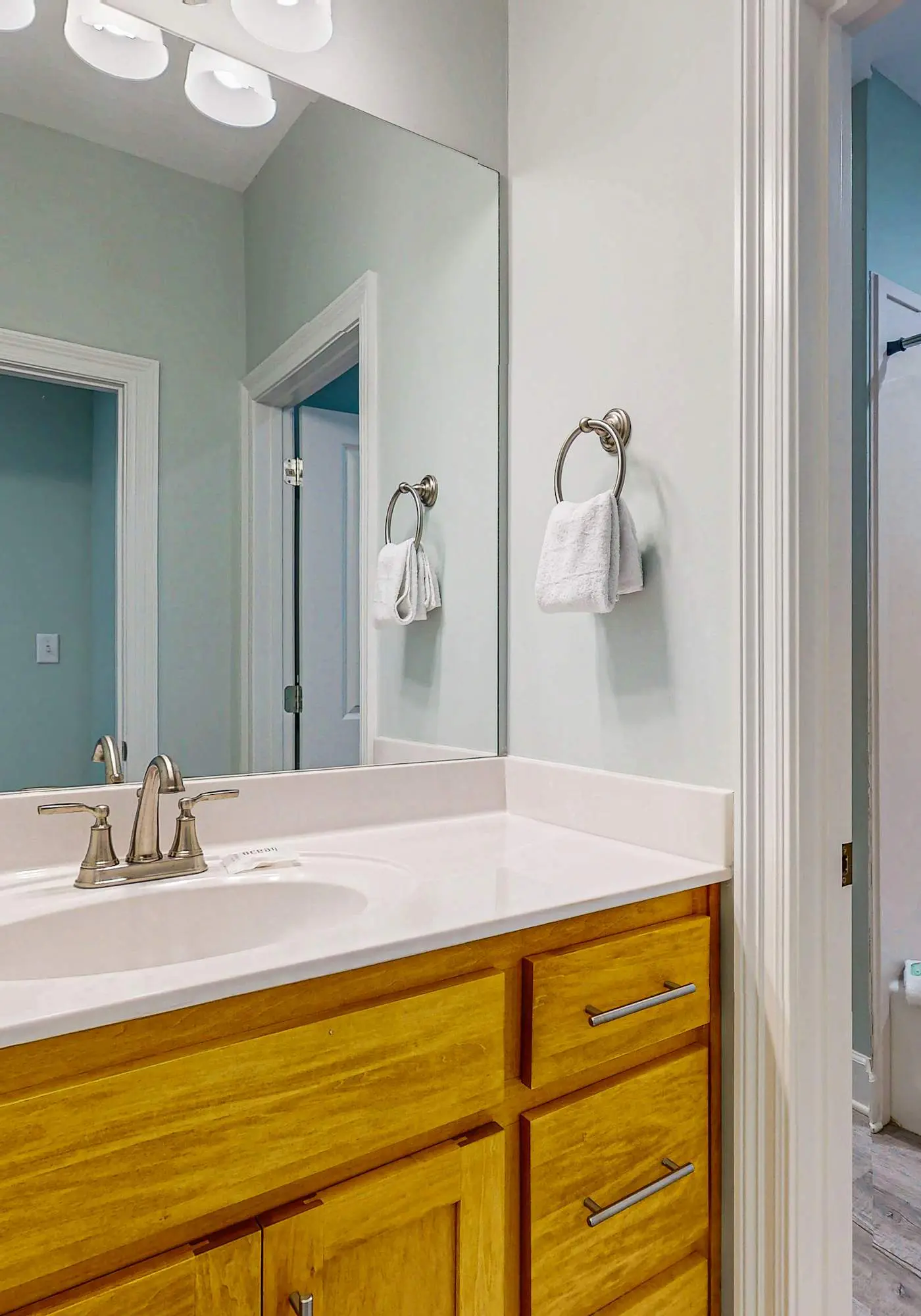 Gulfview duplex with panoramic views, large balcony, and internet