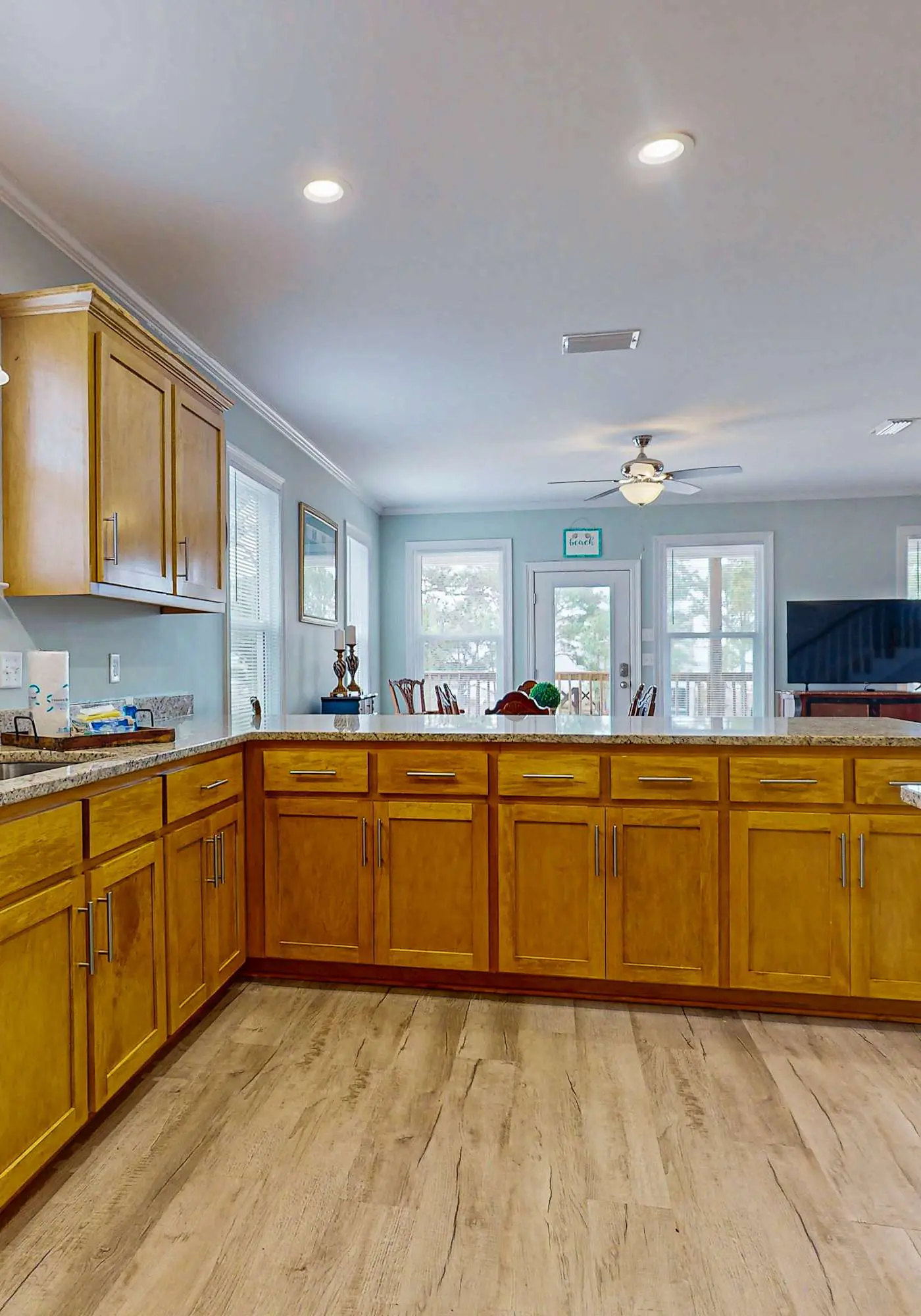 Gulfview duplex with panoramic views, large balcony, and internet