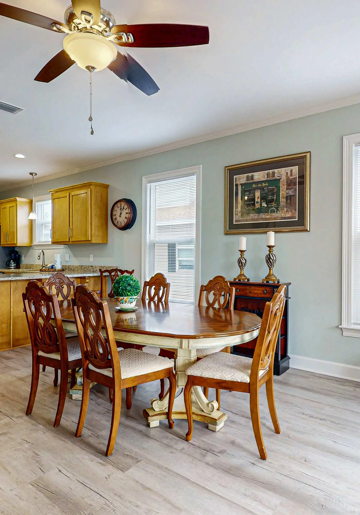 Gulfview duplex with panoramic views, large balcony, and internet