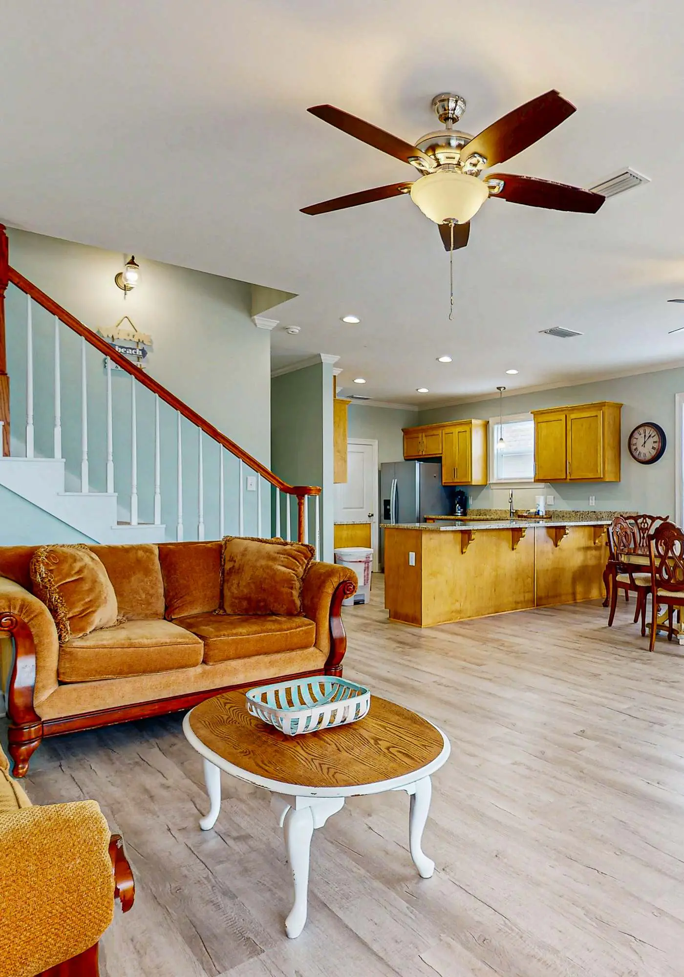 Gulfview duplex with panoramic views, large balcony, and internet