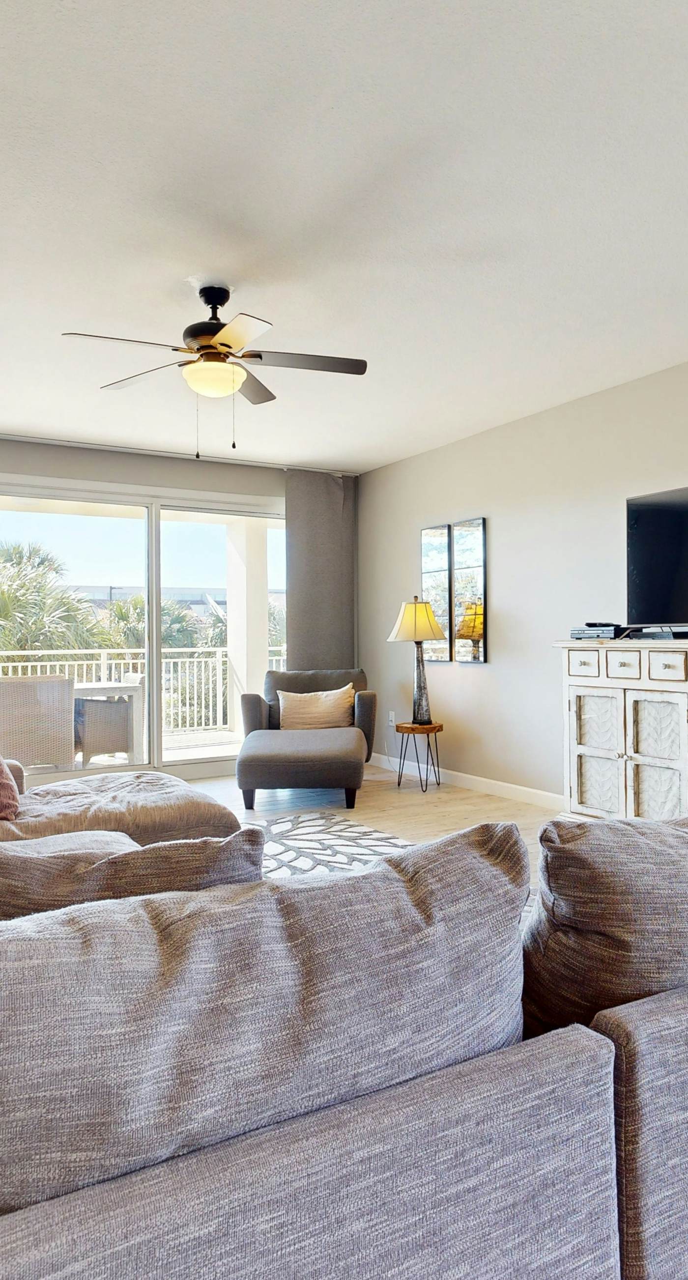 Beautiful beach home w shared fitness center & pool & balcony plus near beach access