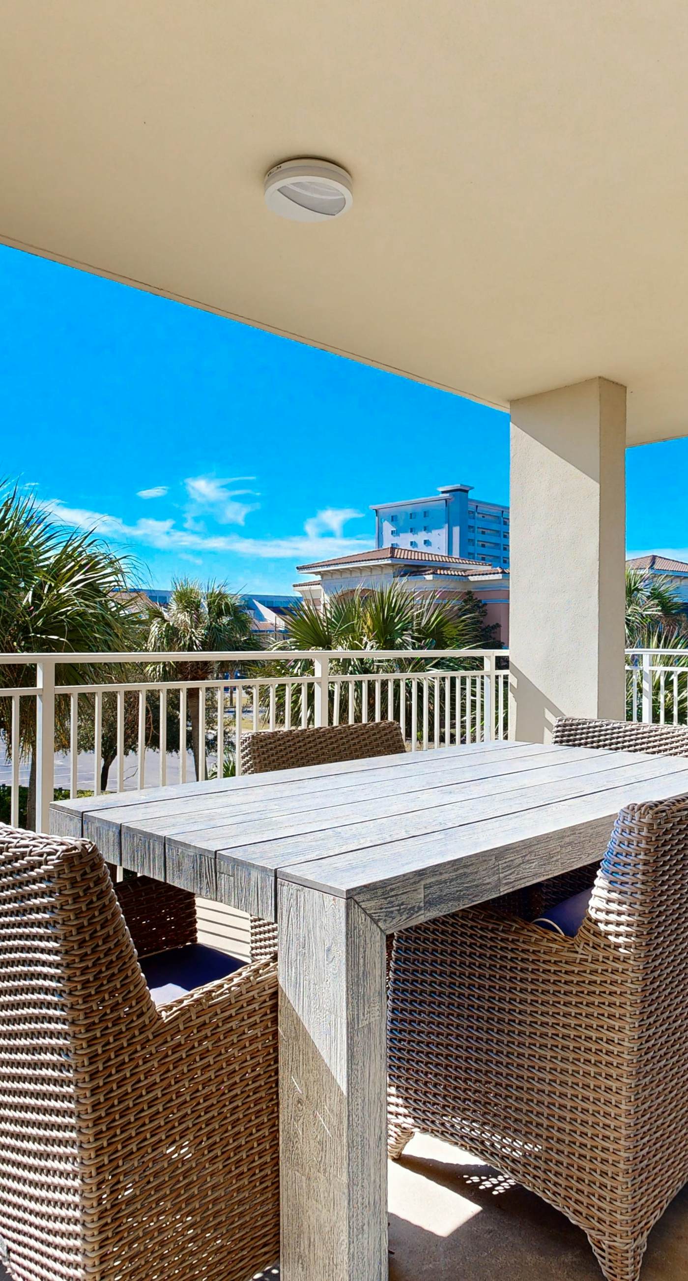 Beautiful beach home w shared fitness center & pool & balcony plus near beach access