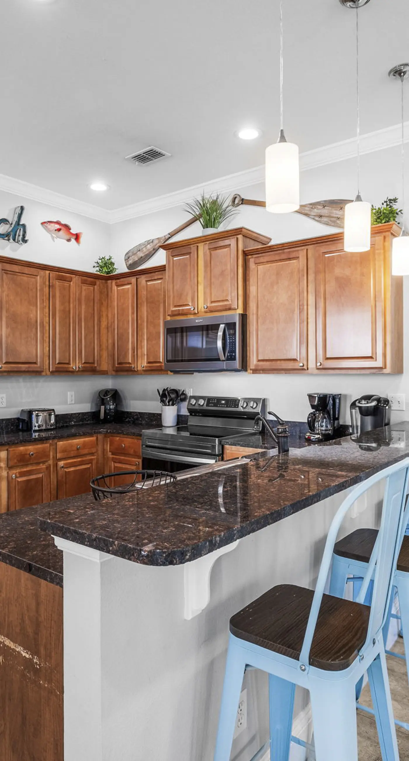 Three-Story Home w/Washer/Dryer, Gas Grill, Central A/C, & Shared Pool, Hot Tub