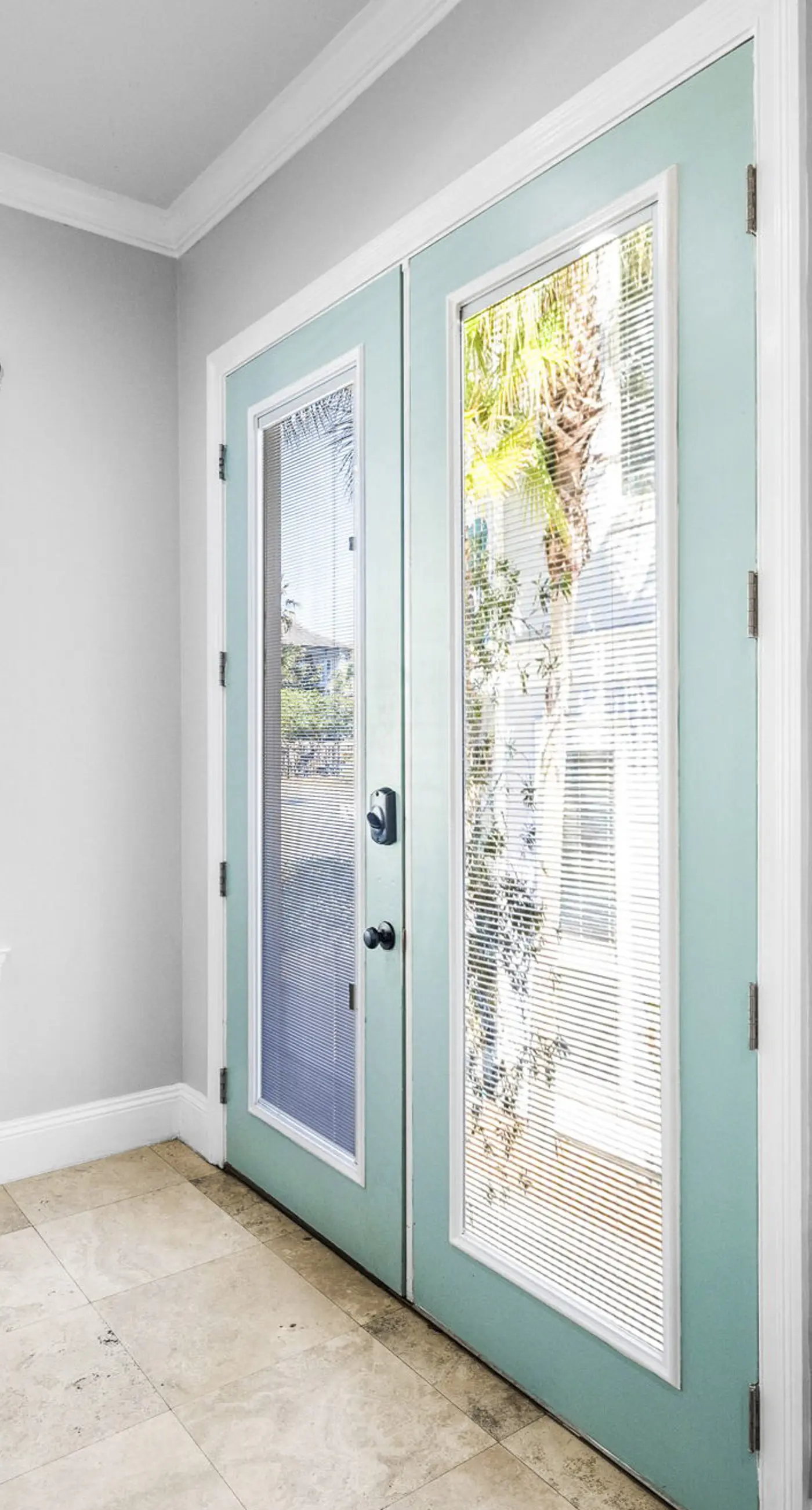 Three-Story Home w/Washer/Dryer, Gas Grill, Central A/C, & Shared Pool, Hot Tub