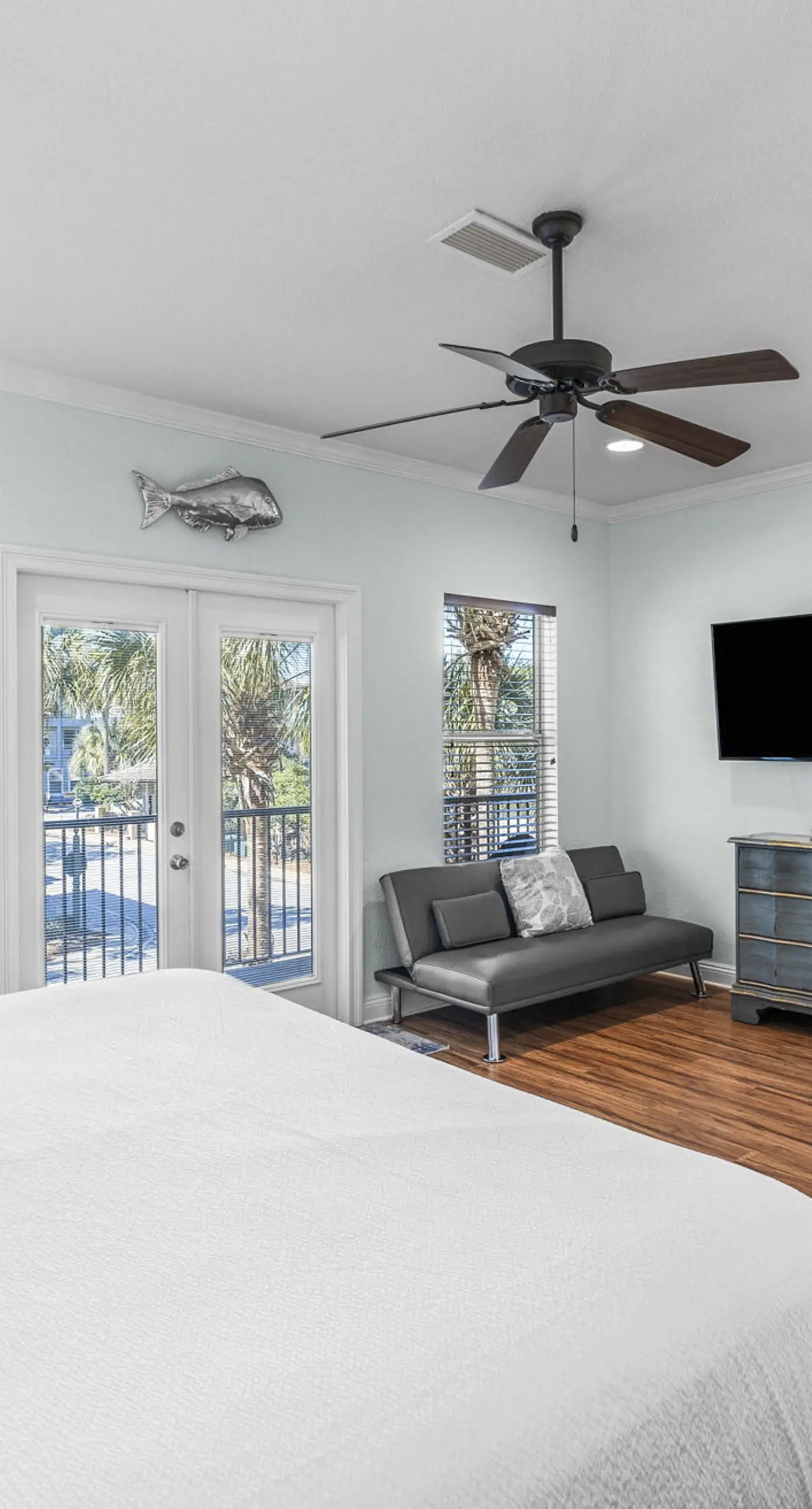 Three-Story Home w/Washer/Dryer, Gas Grill, Central A/C, & Shared Pool, Hot Tub