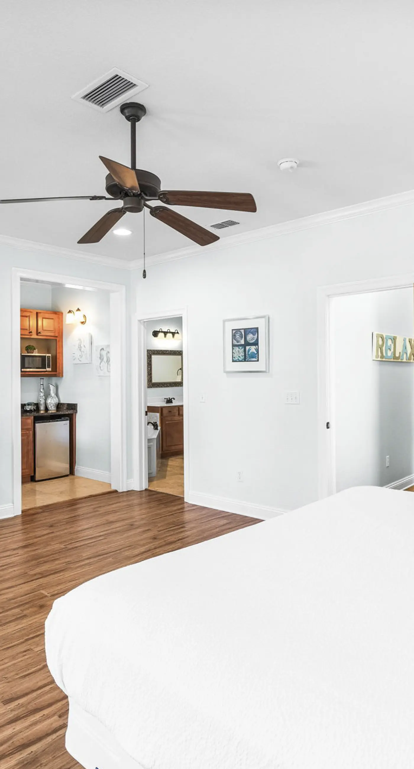 Three-Story Home w/Washer/Dryer, Gas Grill, Central A/C, & Shared Pool, Hot Tub