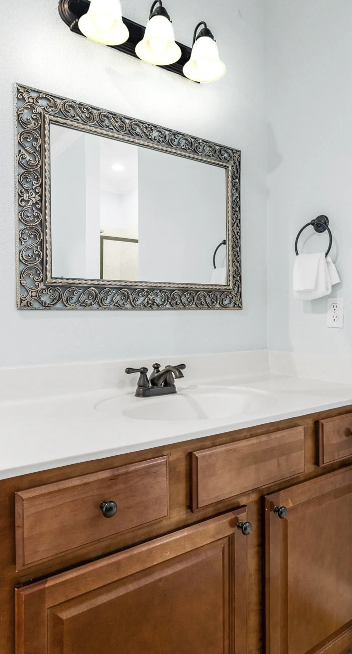 Three-Story Home w/Washer/Dryer, Gas Grill, Central A/C, & Shared Pool, Hot Tub