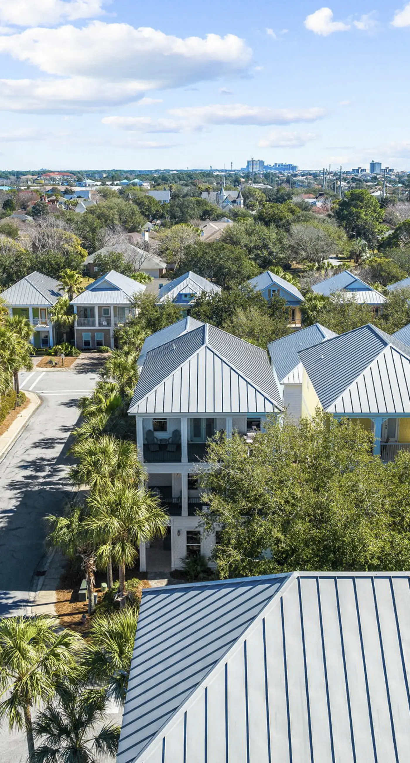 Three-Story Home w/Washer/Dryer, Gas Grill, Central A/C, & Shared Pool, Hot Tub