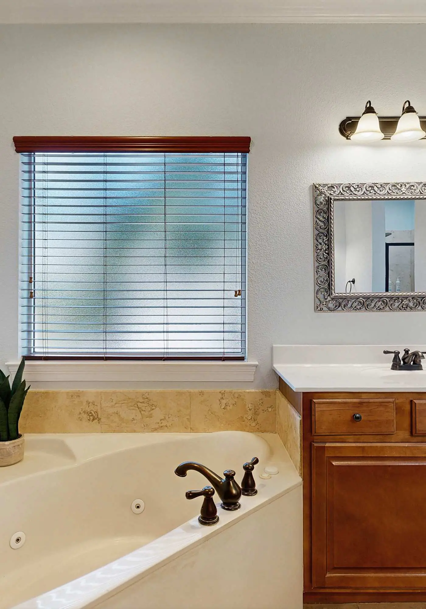Three-Story Home w/Washer/Dryer, Gas Grill, Central A/C, & Shared Pool, Hot Tub