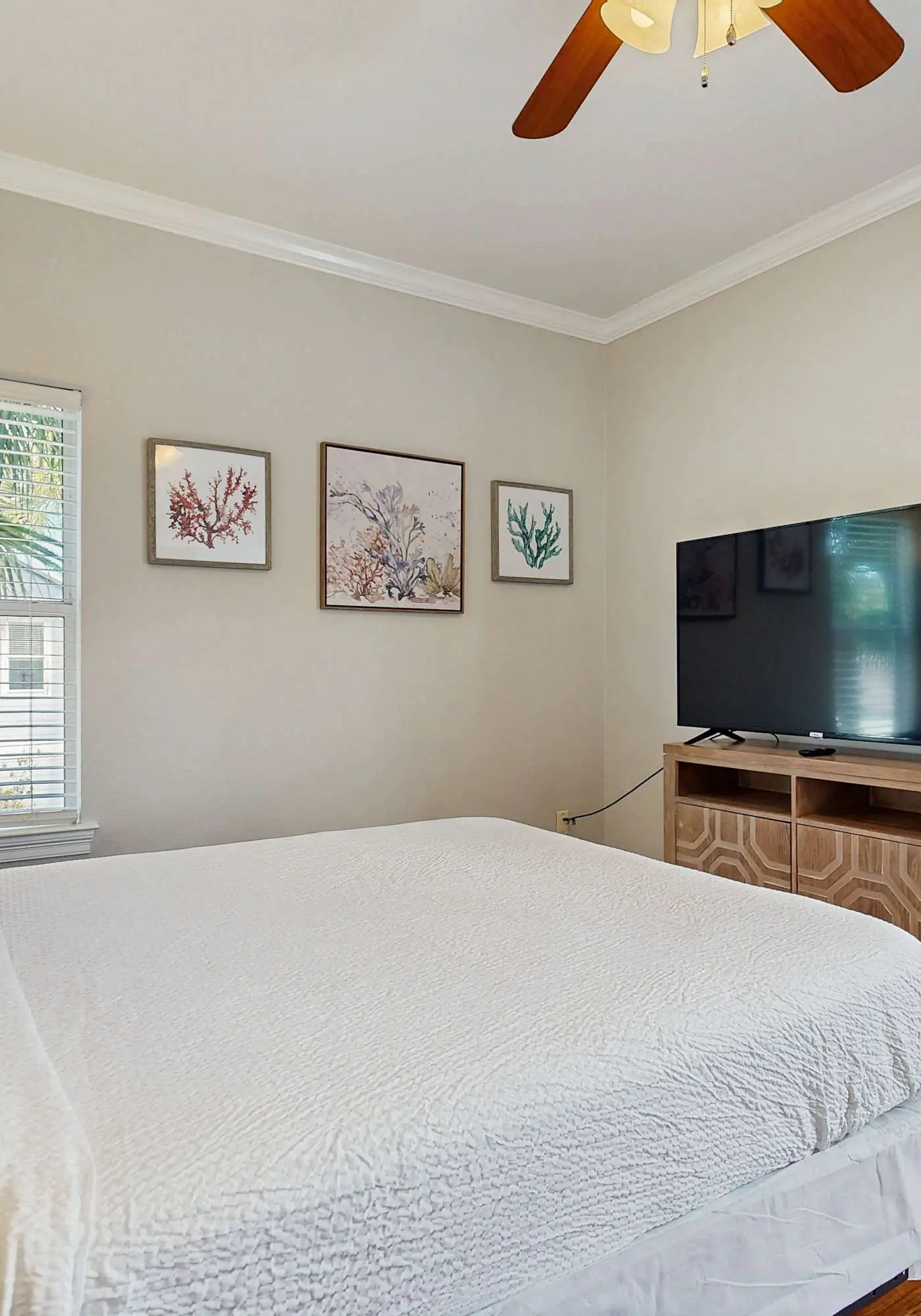 Three-Story Home w/Washer/Dryer, Gas Grill, Central A/C, & Shared Pool, Hot Tub