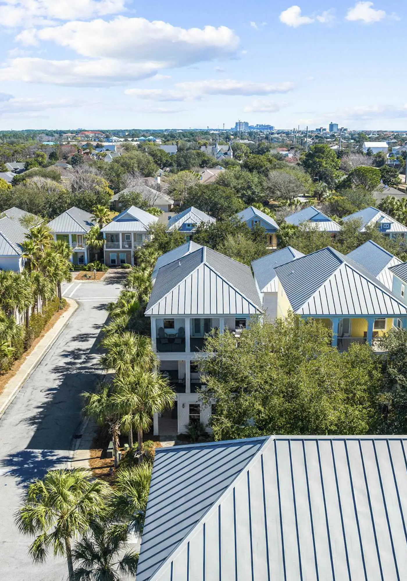 Three-Story Home w/Washer/Dryer, Gas Grill, Central A/C, & Shared Pool, Hot Tub