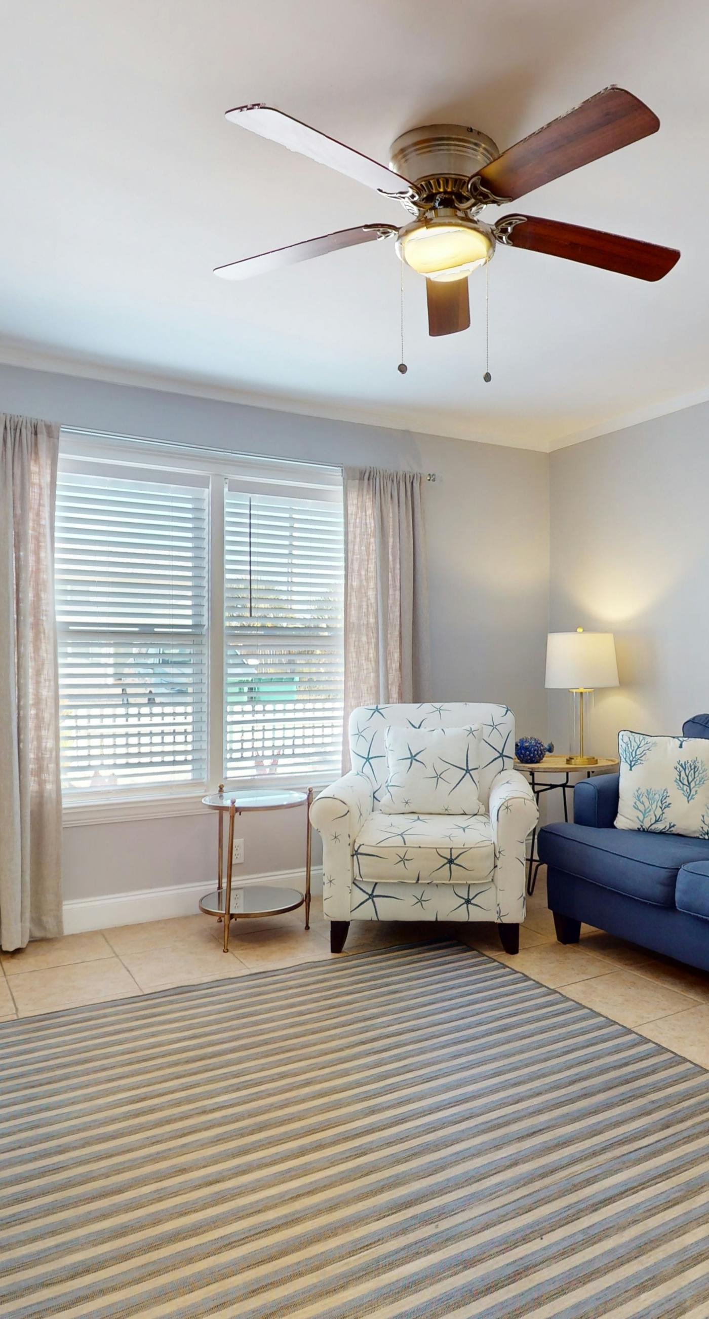 Waterfront retreat w/bay views & steps away from Destin Harbor & downtown Destin