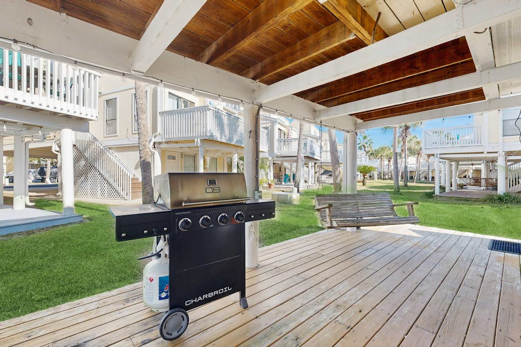 Coastal Condo with Shared Pool, Hot Tub, Private Washer/Dryer, and Beach Access