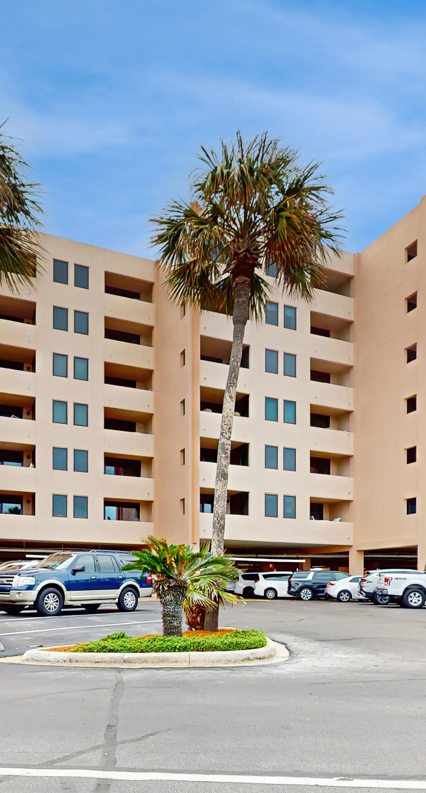 Second-Floor Ocean & Gulf Front Condo w/Free WiFi, 2 Balconies, Shared Pool, A/C