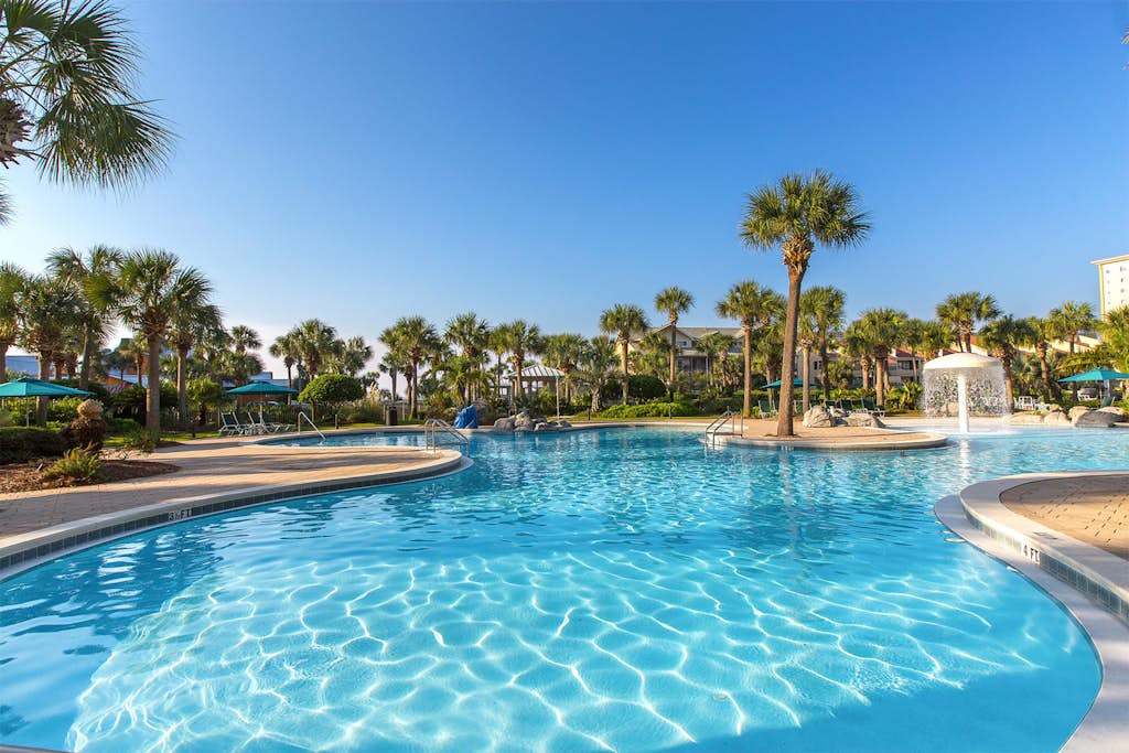 Eight Floor Condo with Shared Pools, Ocean View, High-Speed WiFi, & Central AC