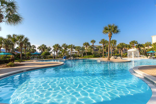 Eight Floor Condo with Shared Pools, Ocean View, High-Speed WiFi, & Central AC