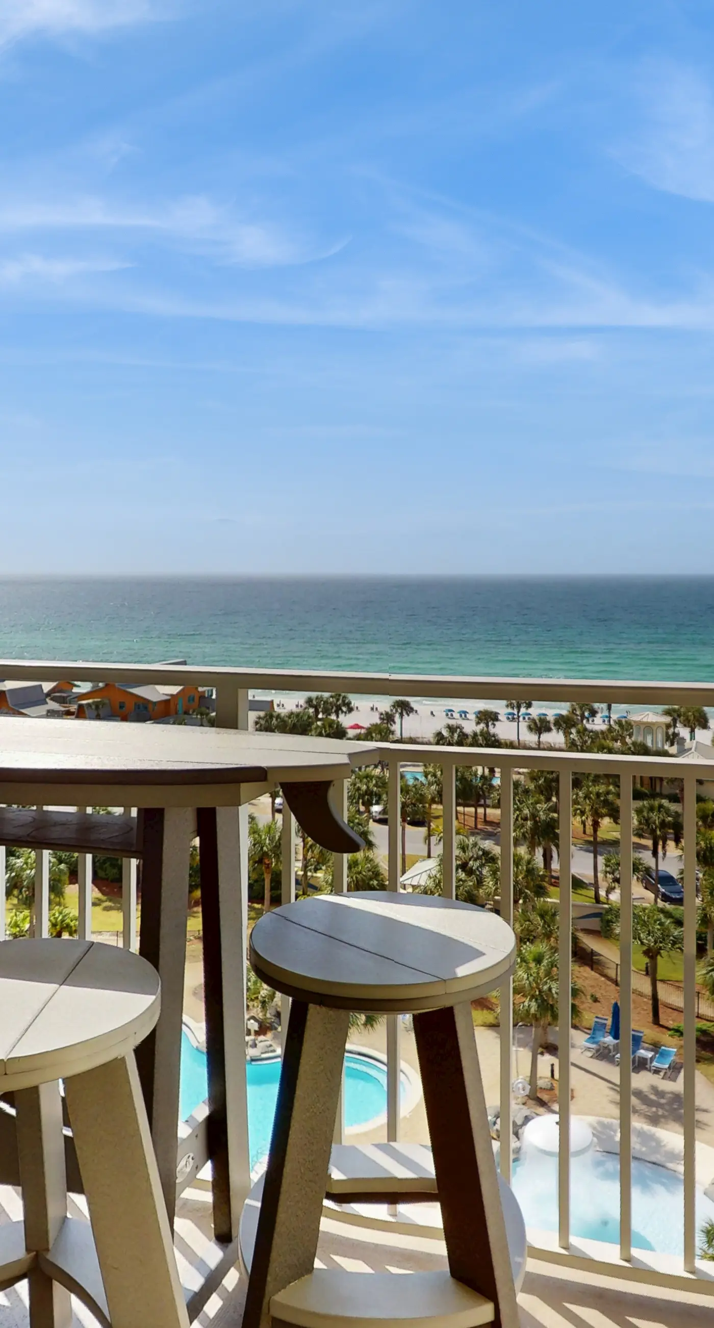 Eight Floor Condo with Shared Pools, Ocean View, High-Speed WiFi, & Central AC