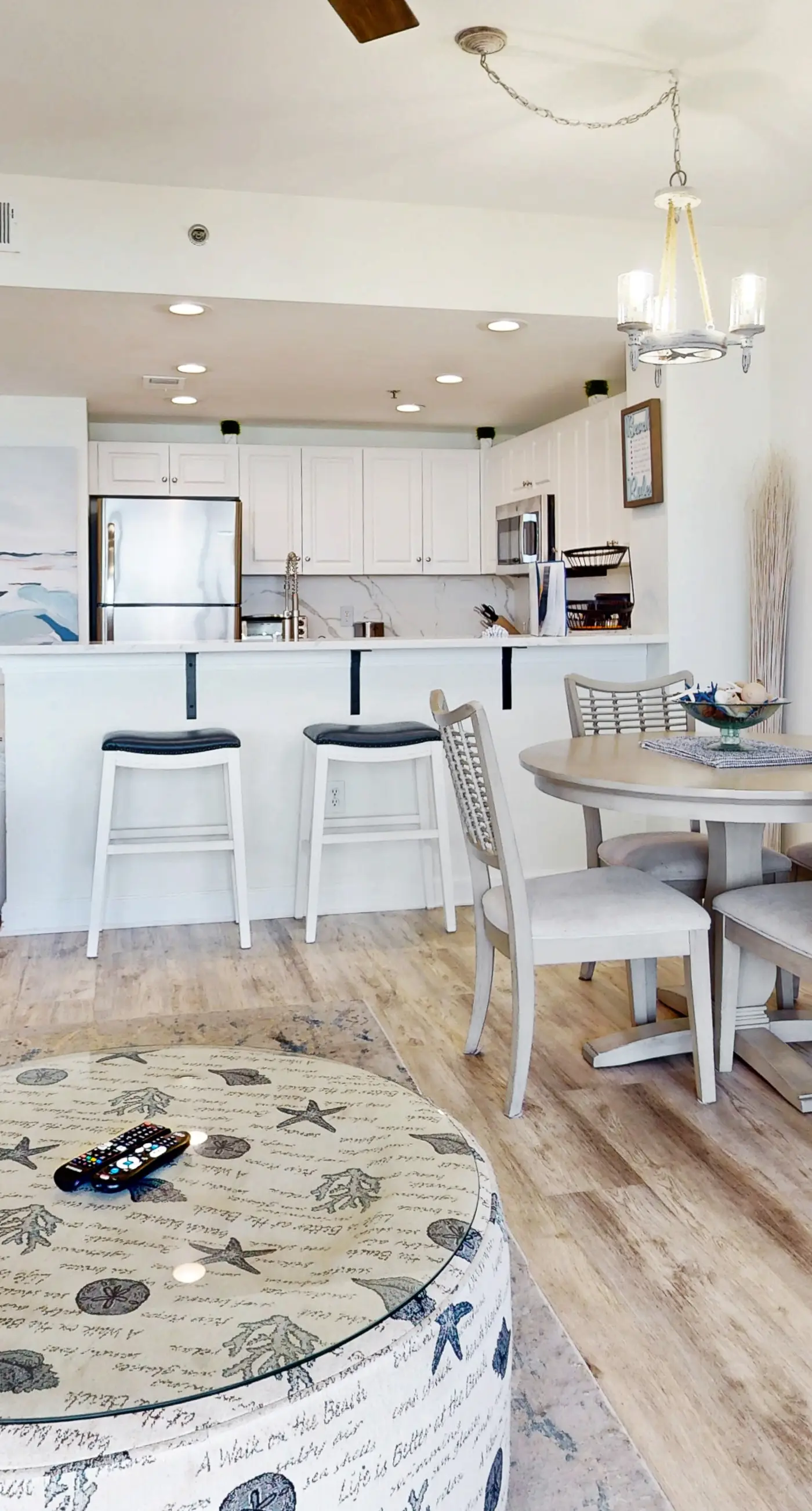 Eight Floor Condo with Shared Pools, Ocean View, High-Speed WiFi, & Central AC