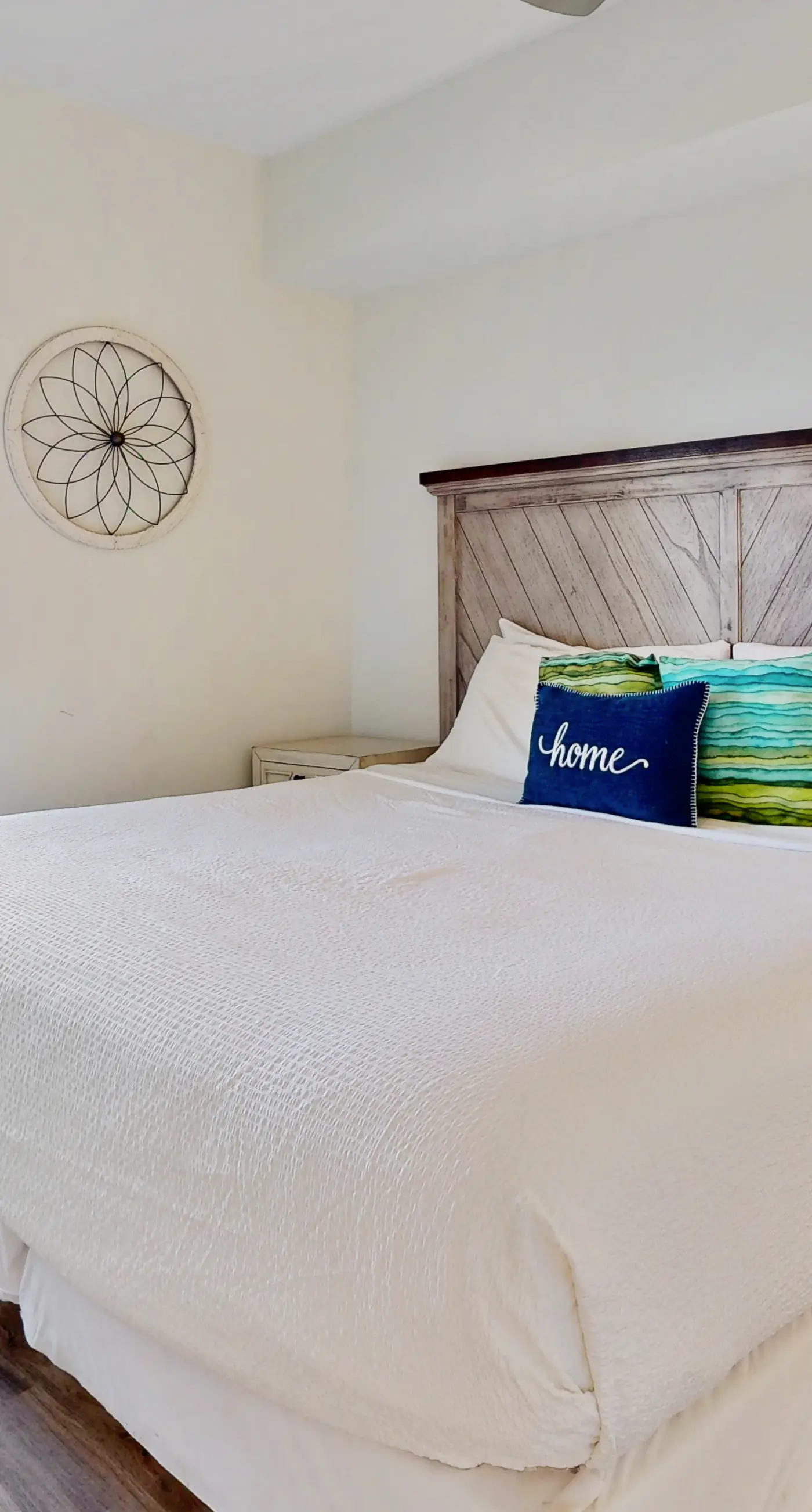 Eight Floor Condo with Shared Pools, Ocean View, High-Speed WiFi, & Central AC