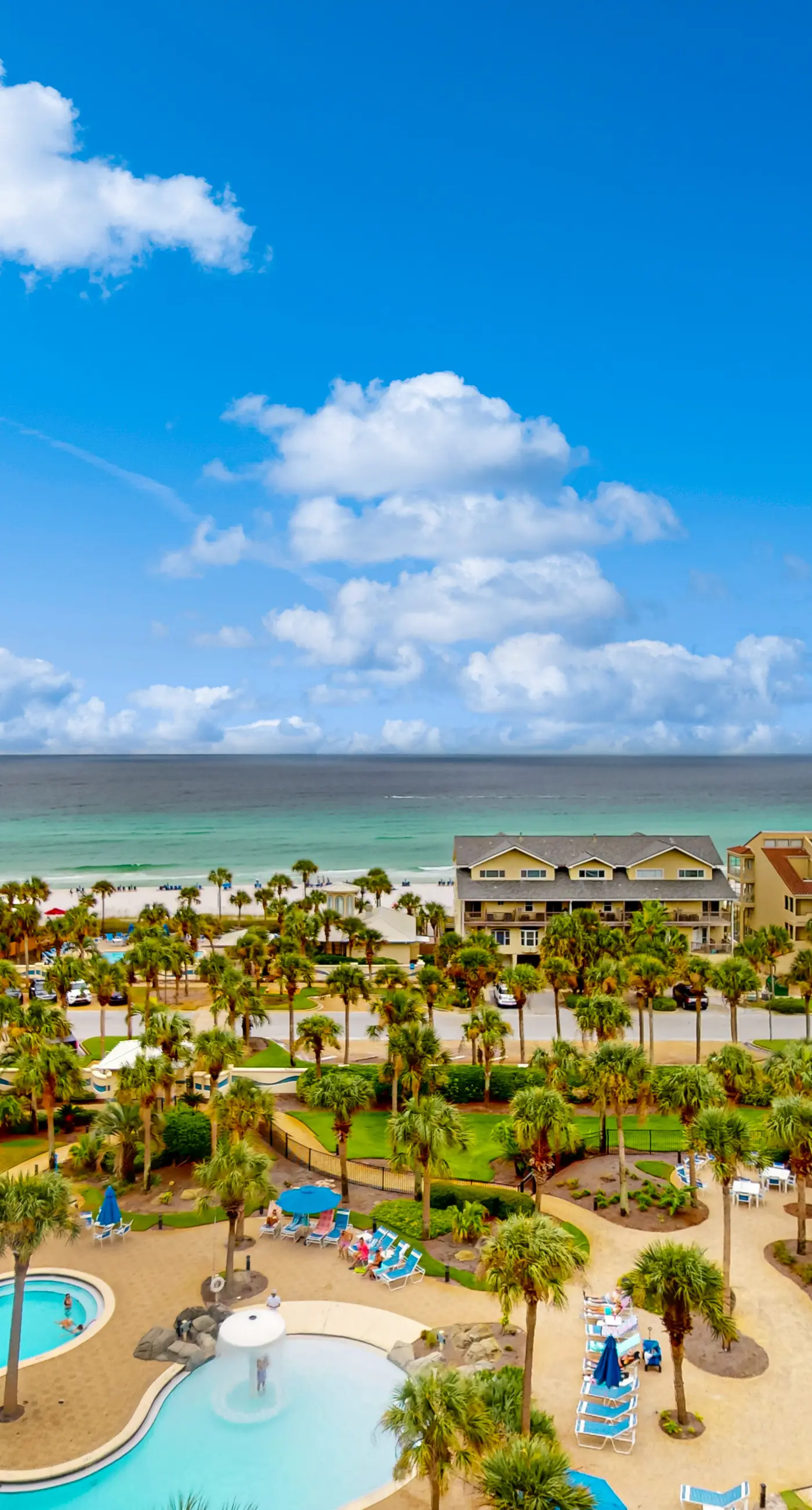 Eight Floor Condo with Shared Pools, Ocean View, High-Speed WiFi, & Central AC