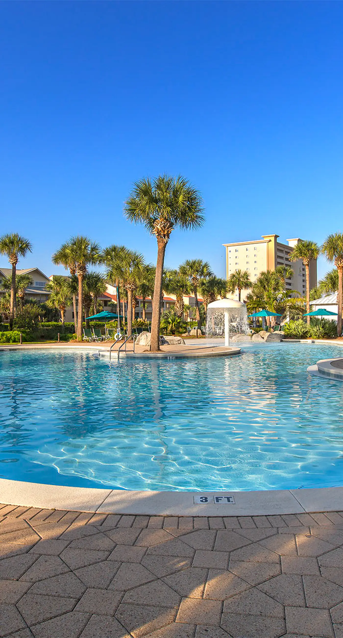 Eight Floor Condo with Shared Pools, Ocean View, High-Speed WiFi, & Central AC