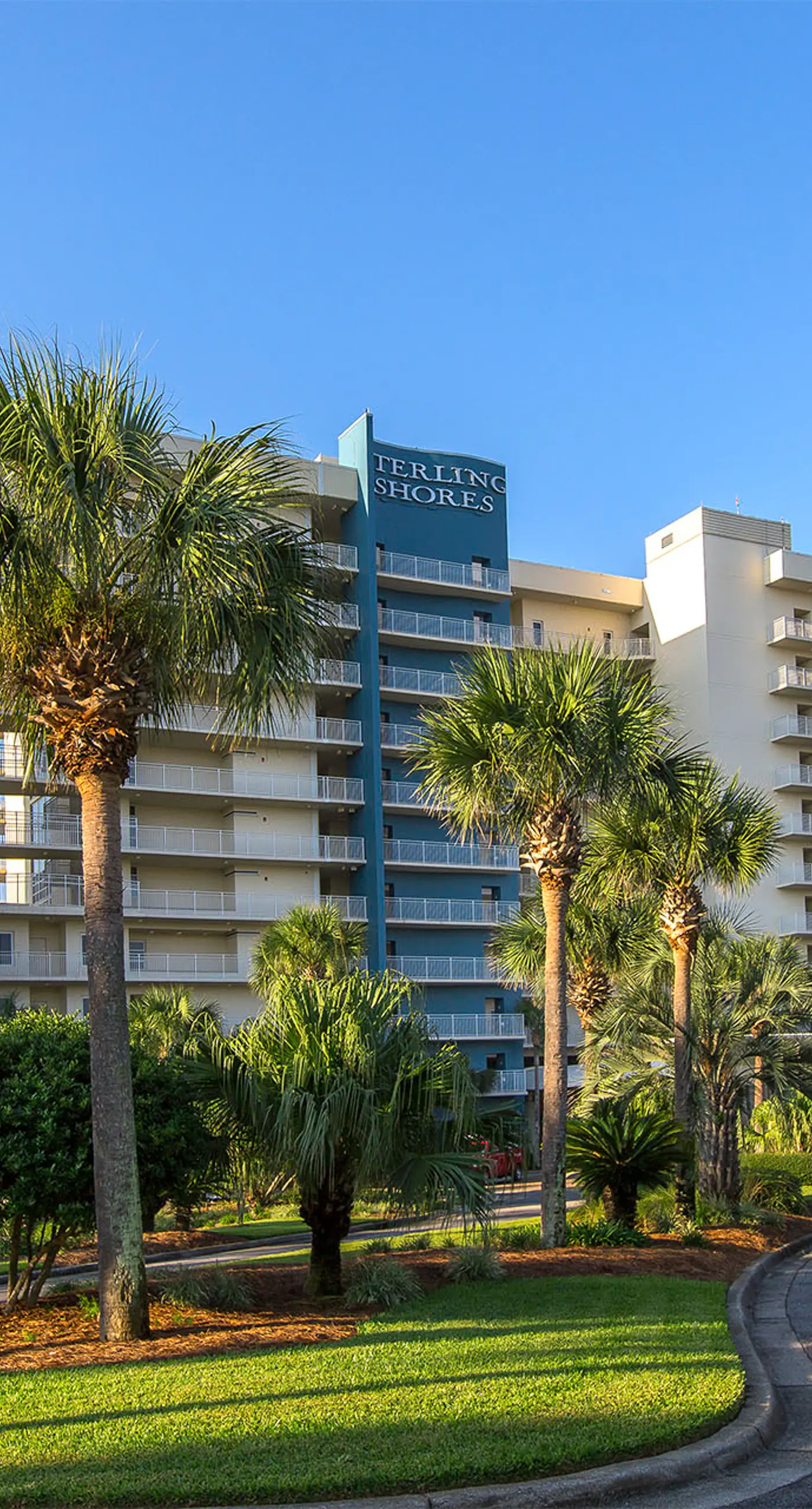 Eight Floor Condo with Shared Pools, Ocean View, High-Speed WiFi, & Central AC