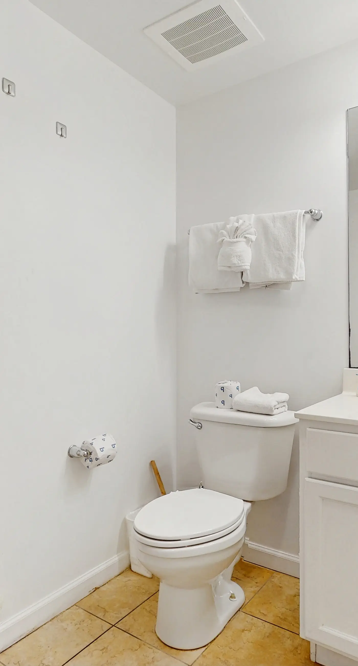 Sunlit Condo with Shared Pools, Partial Ocean Views, Fast WiFi, & Private W/D