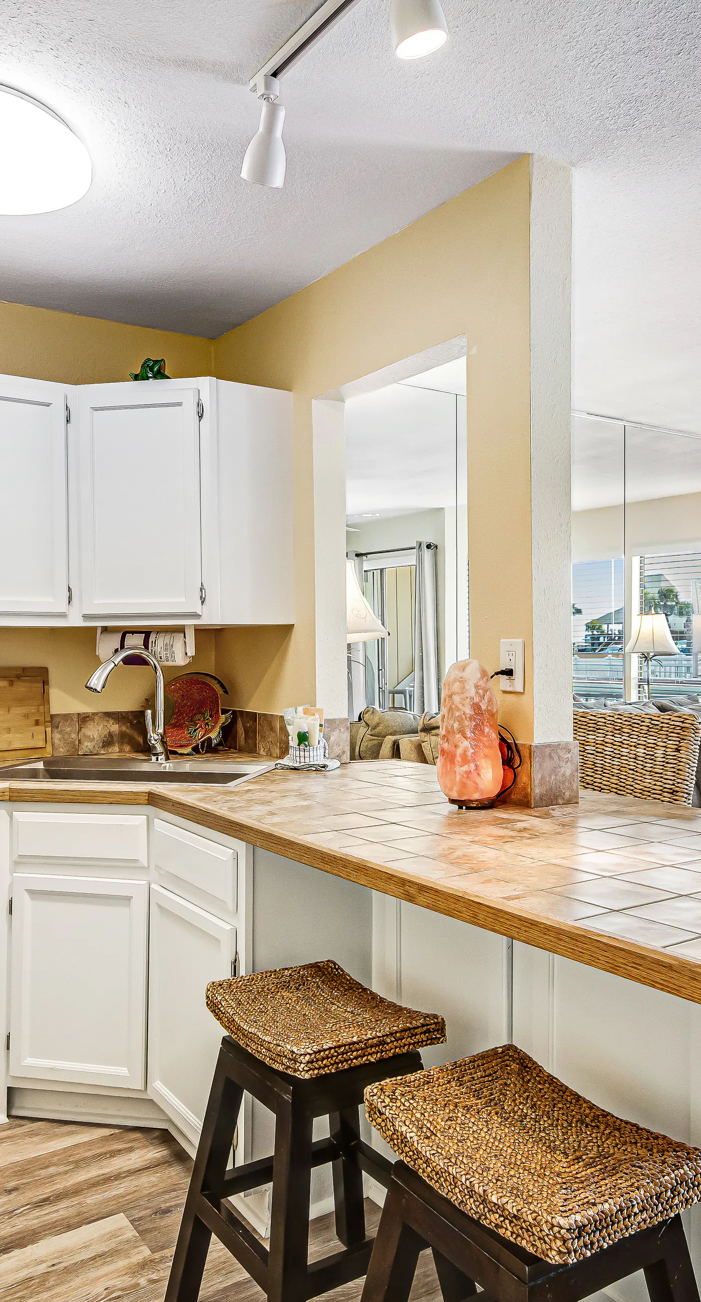 Sparkling Studio with Shared Pools, Hot Tubs, Golf, Tennis, & a Private Beach