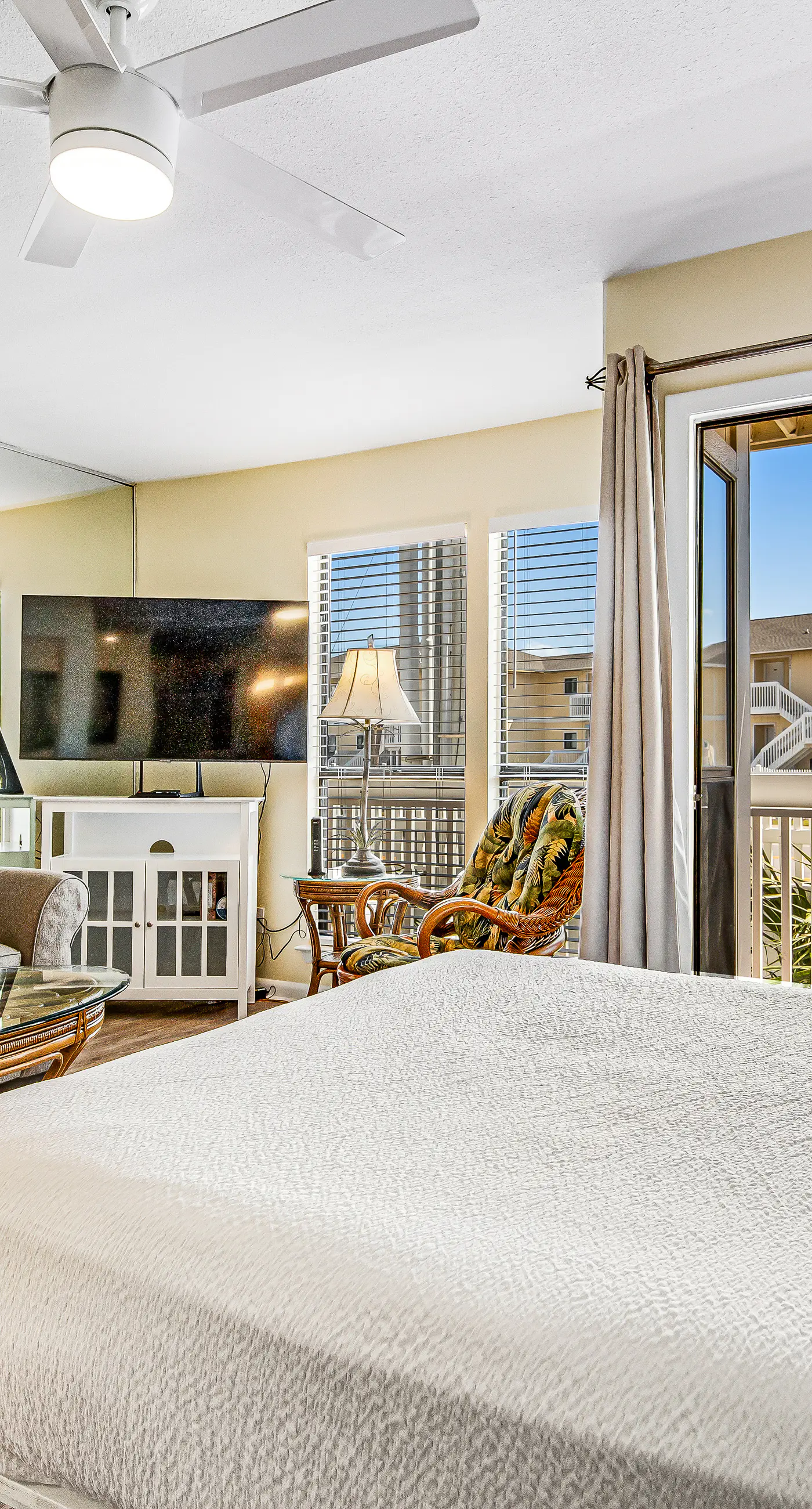 Sparkling Studio with Shared Pools, Hot Tubs, Golf, Tennis, & a Private Beach