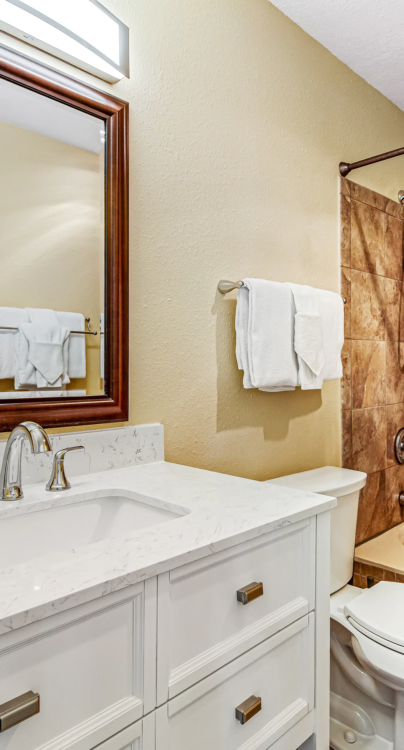 Sparkling Studio with Shared Pools, Hot Tubs, Golf, Tennis, & a Private Beach