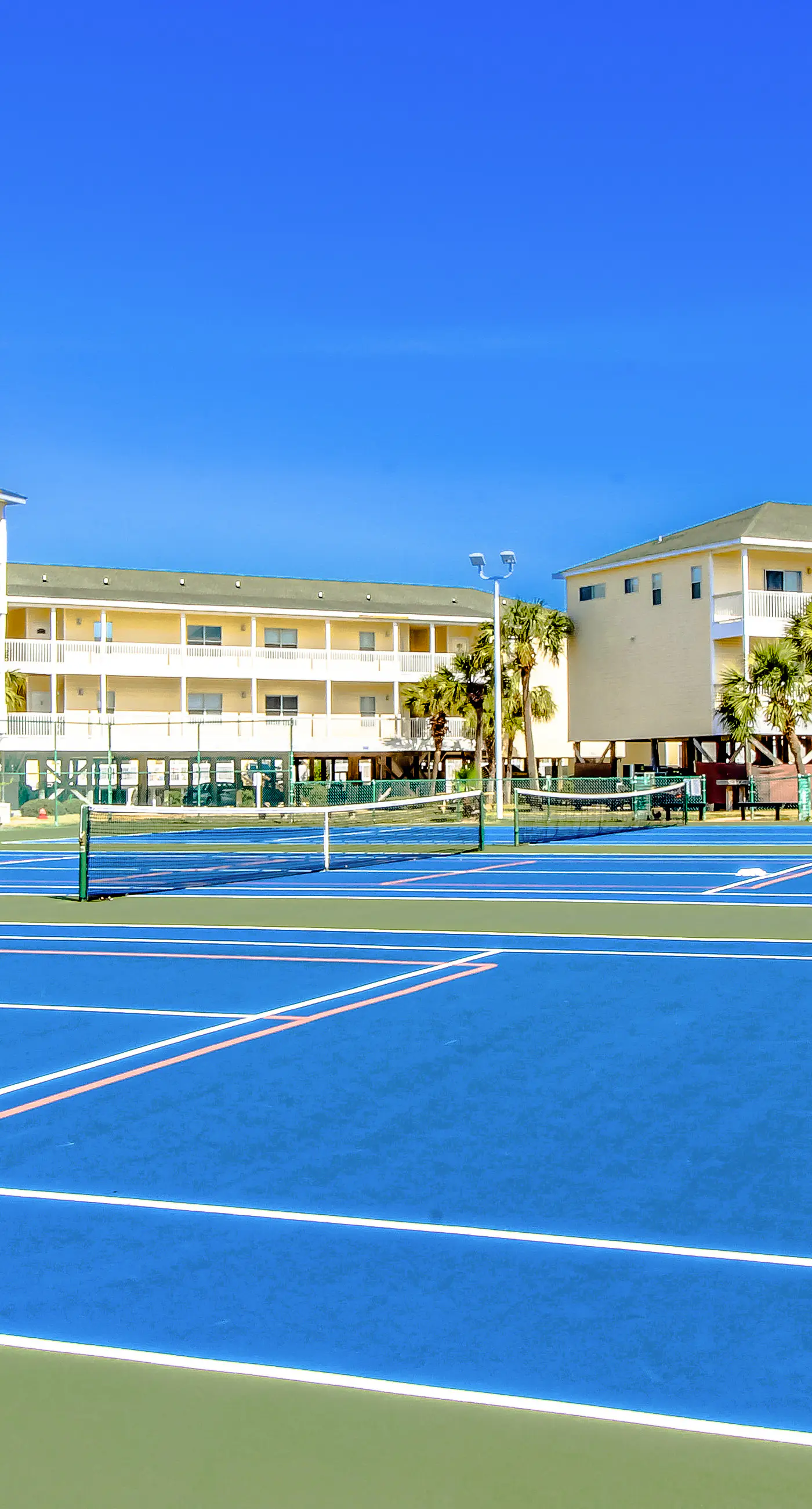 Sparkling Studio with Shared Pools, Hot Tubs, Golf, Tennis, & a Private Beach