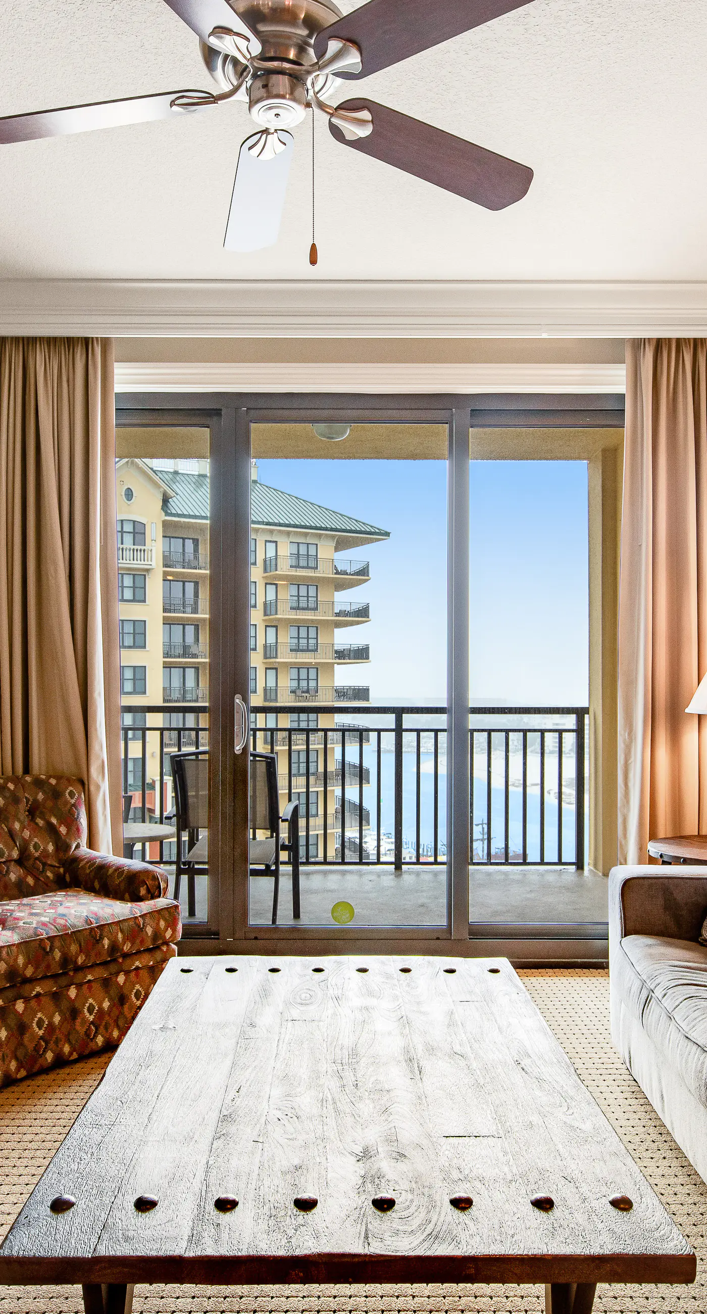 Gulf-view condo with balcony, W/D, AC, pools, hot tubs & gym