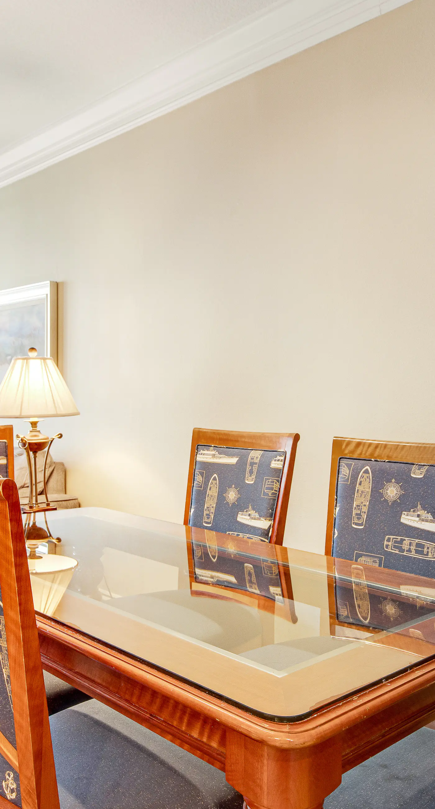 Gulf-view condo with balcony, W/D, AC, pools, hot tubs & gym