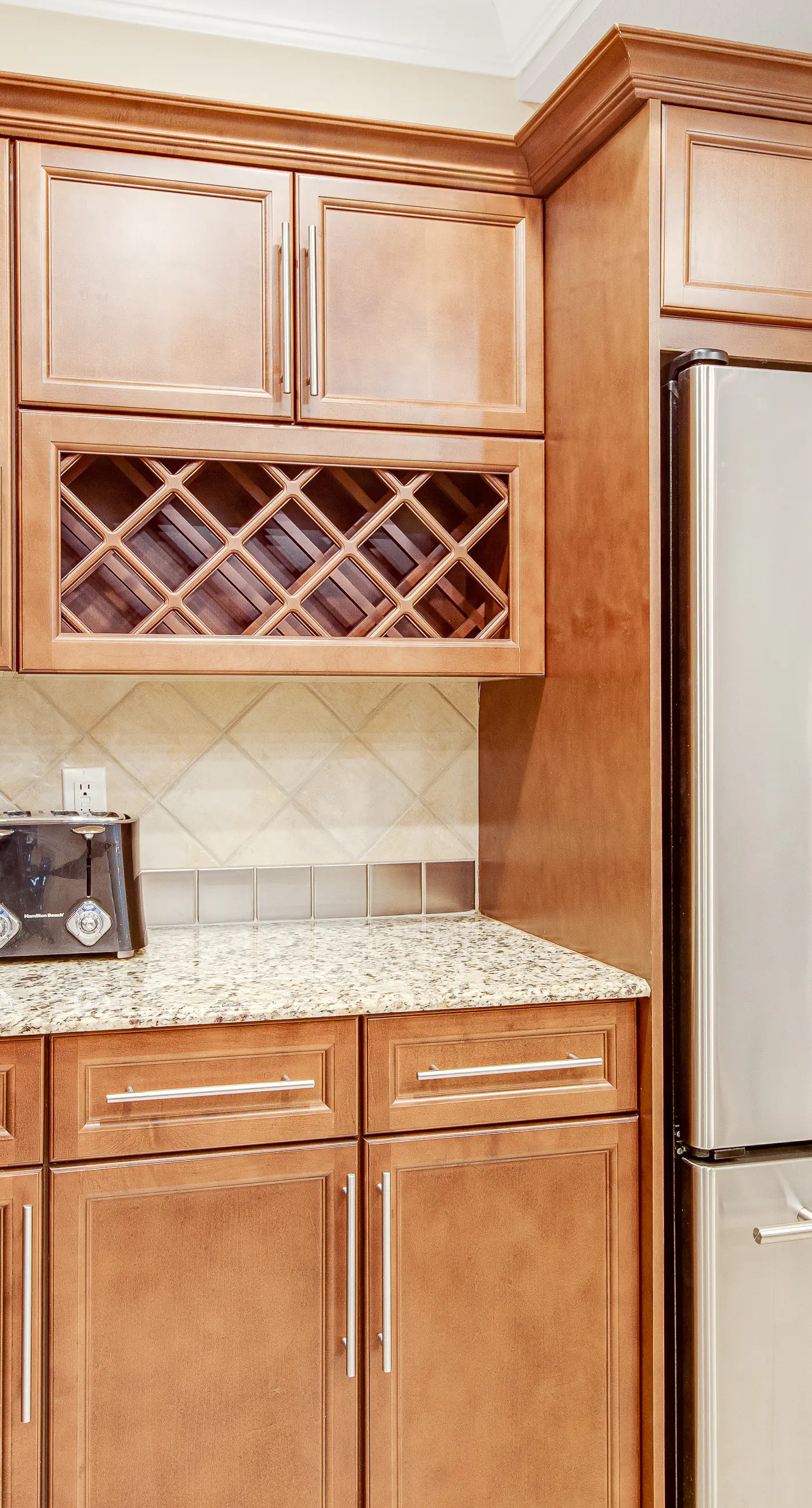 Gulf-view condo with balcony, W/D, AC, pools, hot tubs & gym