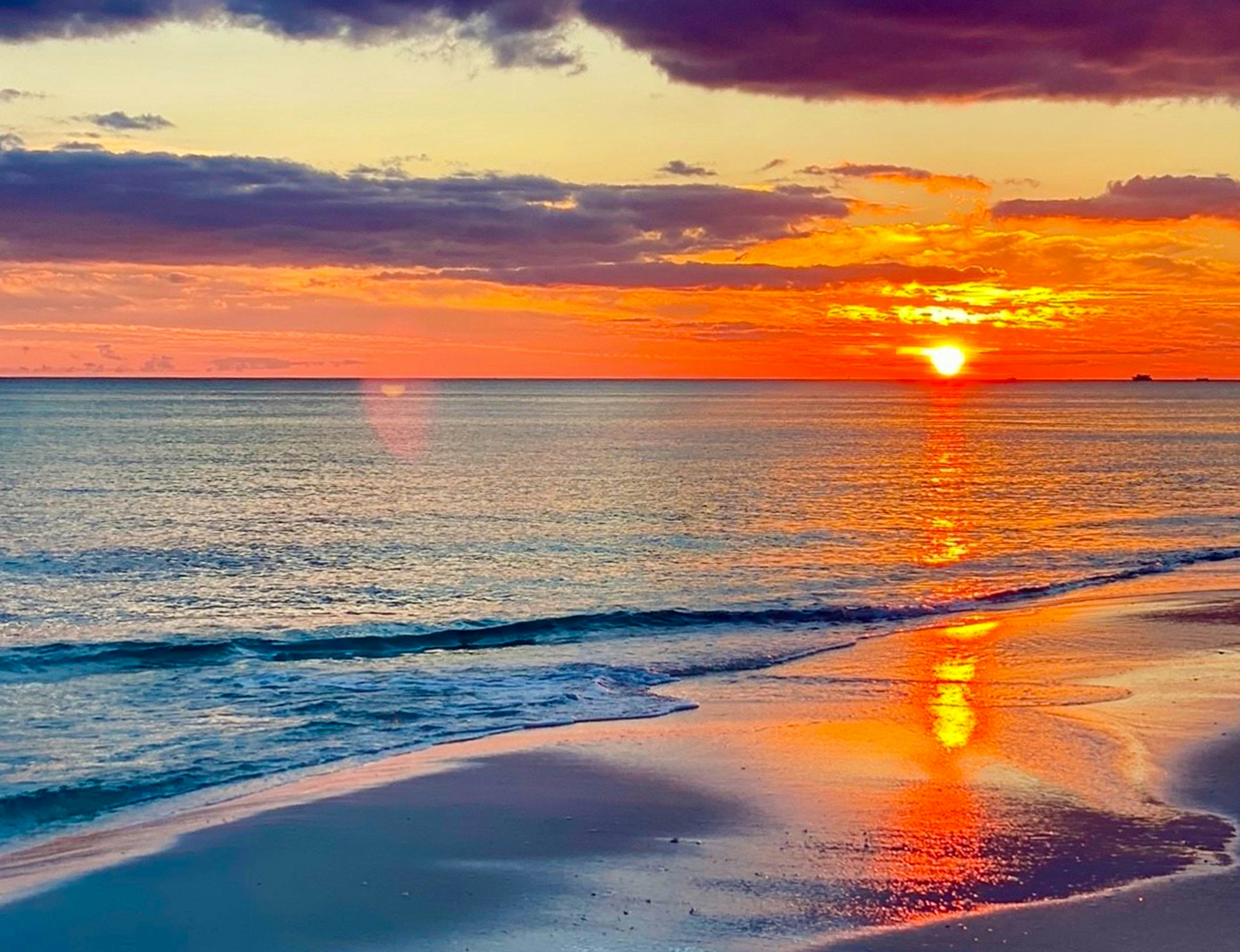 Waterfront condo in private beach resort, best free amenities in Destin!