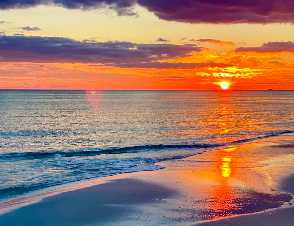 Waterfront condo in private beach resort, best free amenities in Destin!