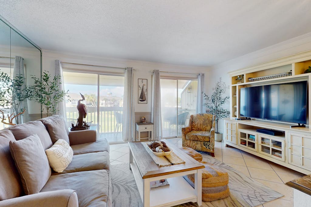 Waterfront condo in private beach resort, best free amenities in Destin!