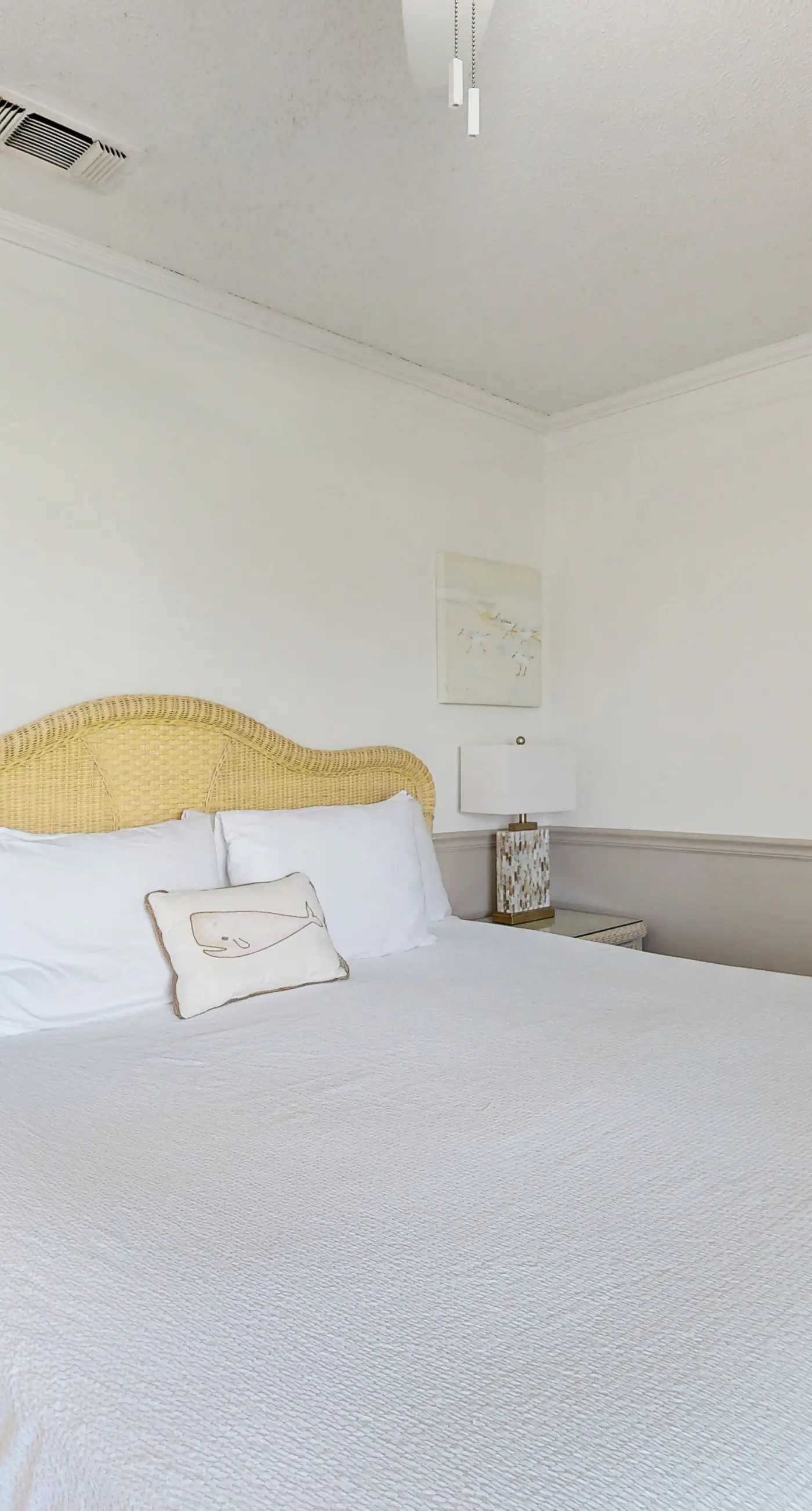 Waterfront condo in private beach resort, best free amenities in Destin!