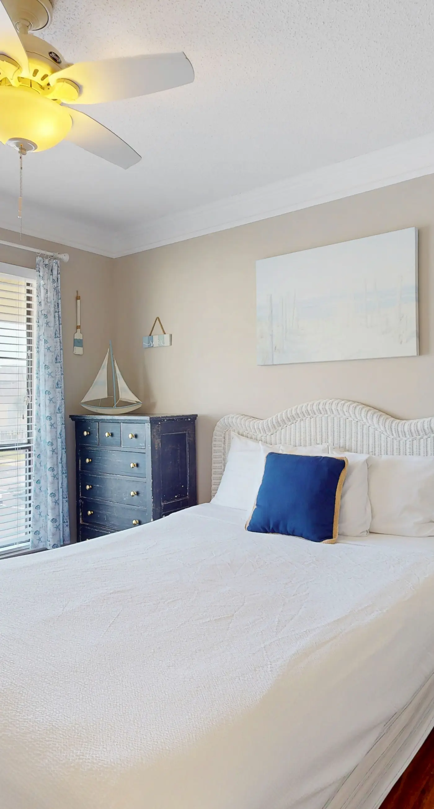 Waterfront condo in private beach resort, best free amenities in Destin!