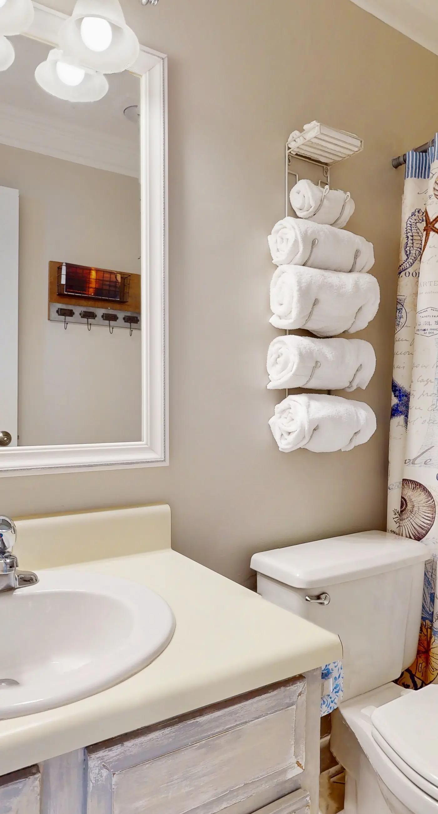 Waterfront condo in private beach resort, best free amenities in Destin!