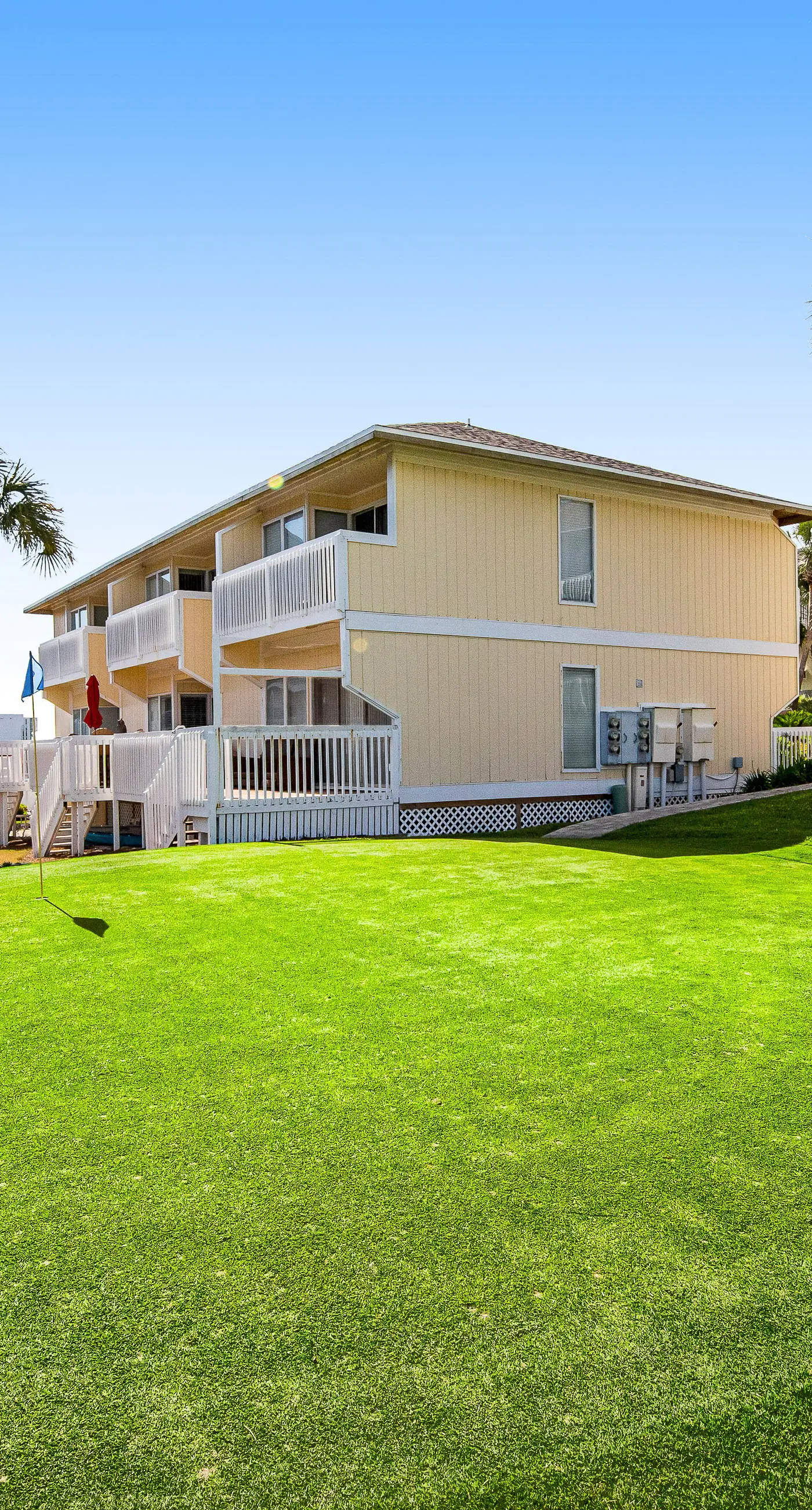 Waterfront condo in private beach resort, best free amenities in Destin!