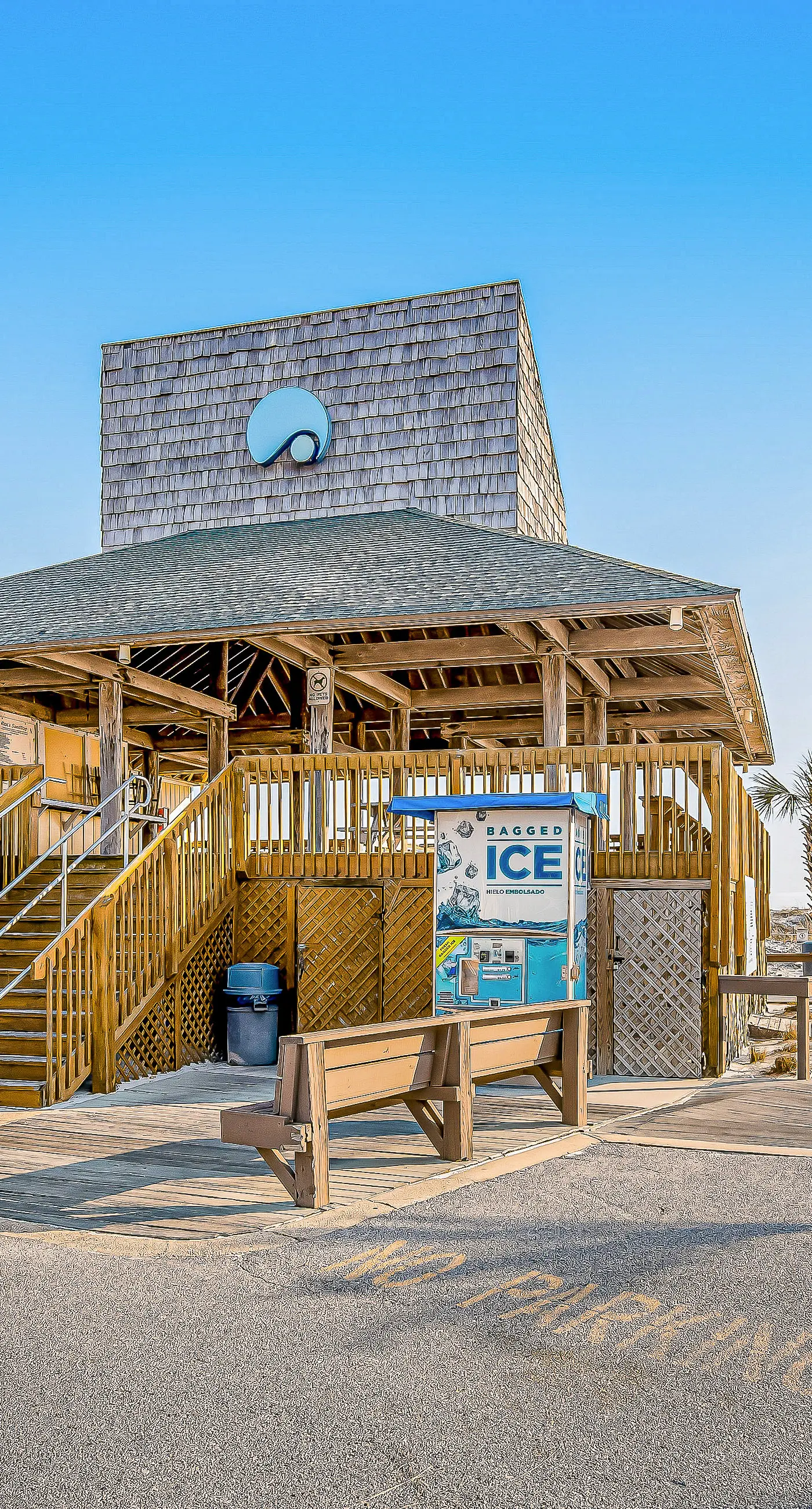 Waterfront condo in private beach resort, best free amenities in Destin!