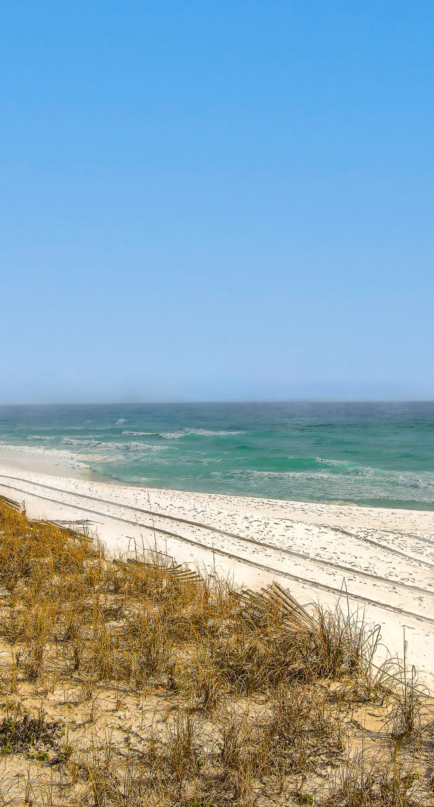 Waterfront condo in private beach resort, best free amenities in Destin!