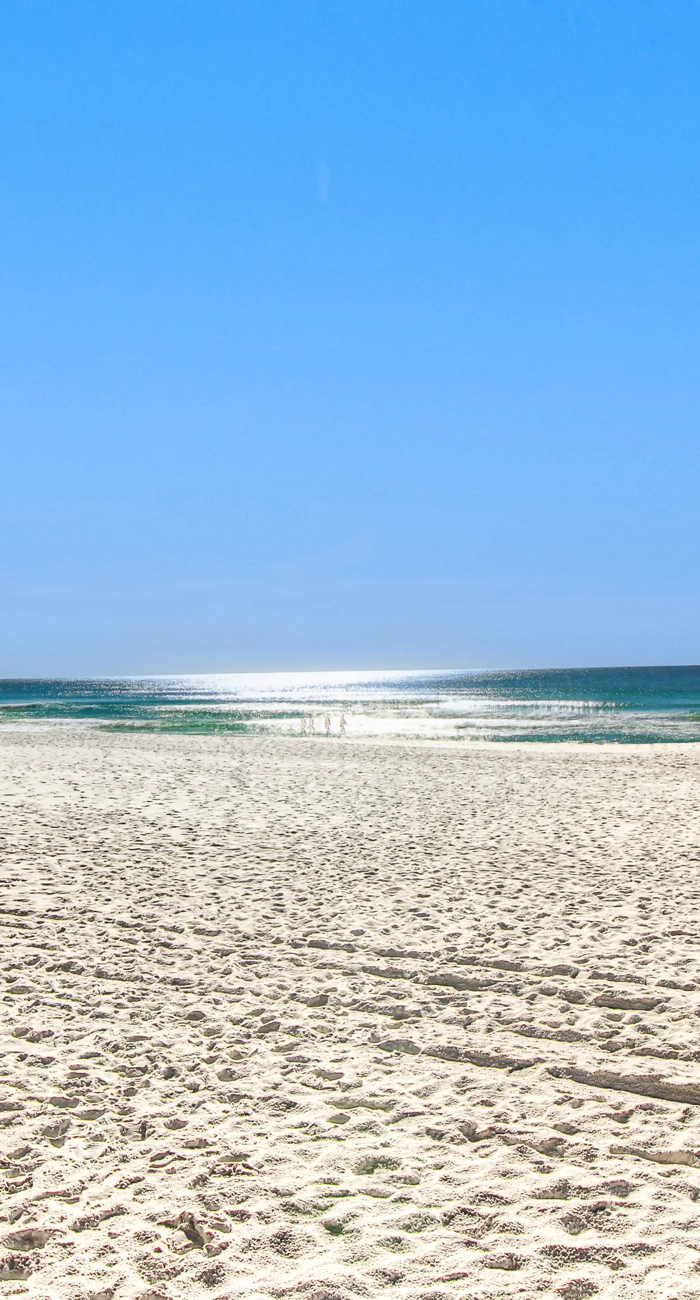 Waterfront condo in private beach resort, best free amenities in Destin!
