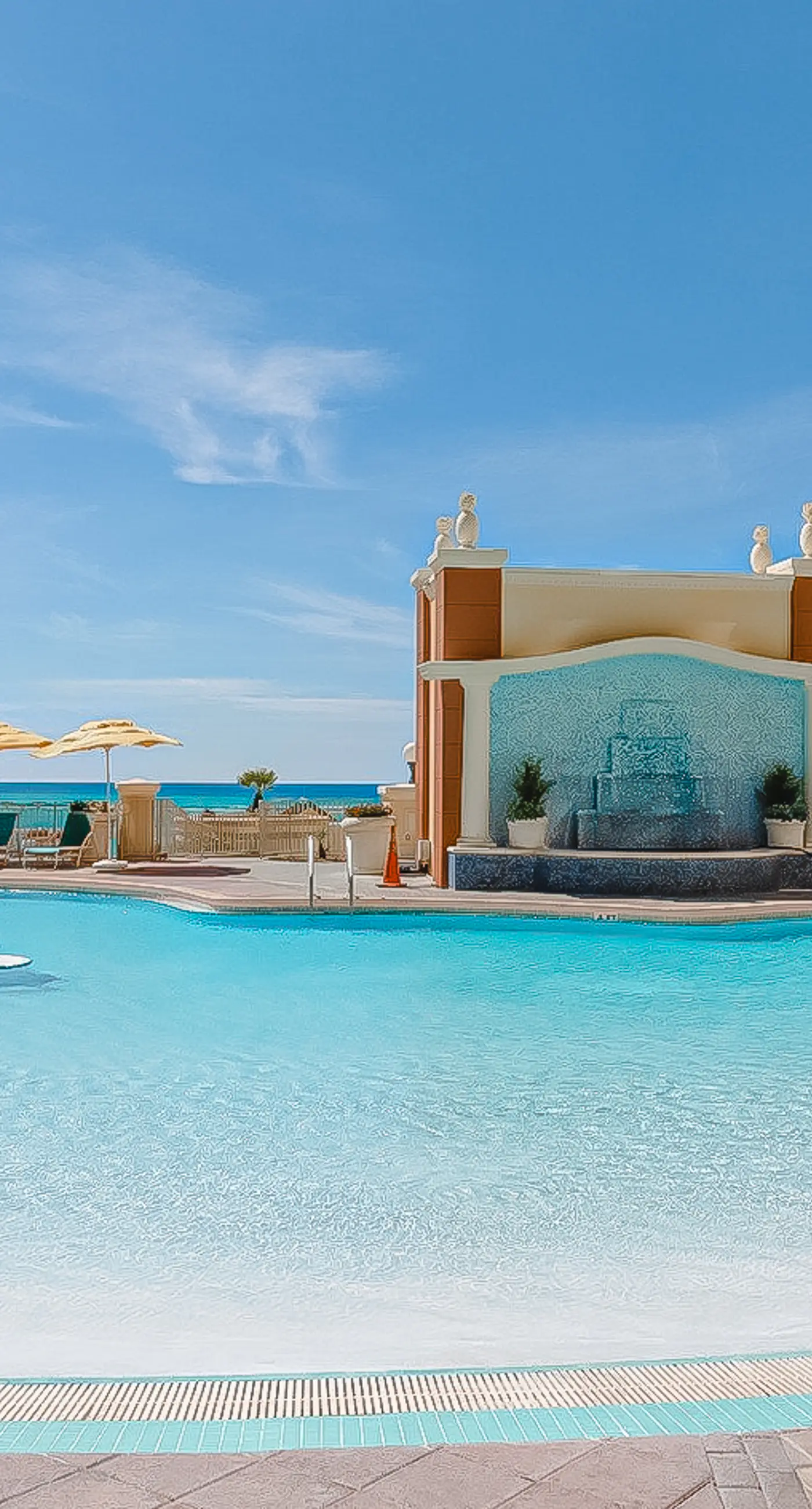 Corner Luxury Condo - Pools, Hot Tubs & Gym - Gulf-View Balcony, WiFi, W/D & AC