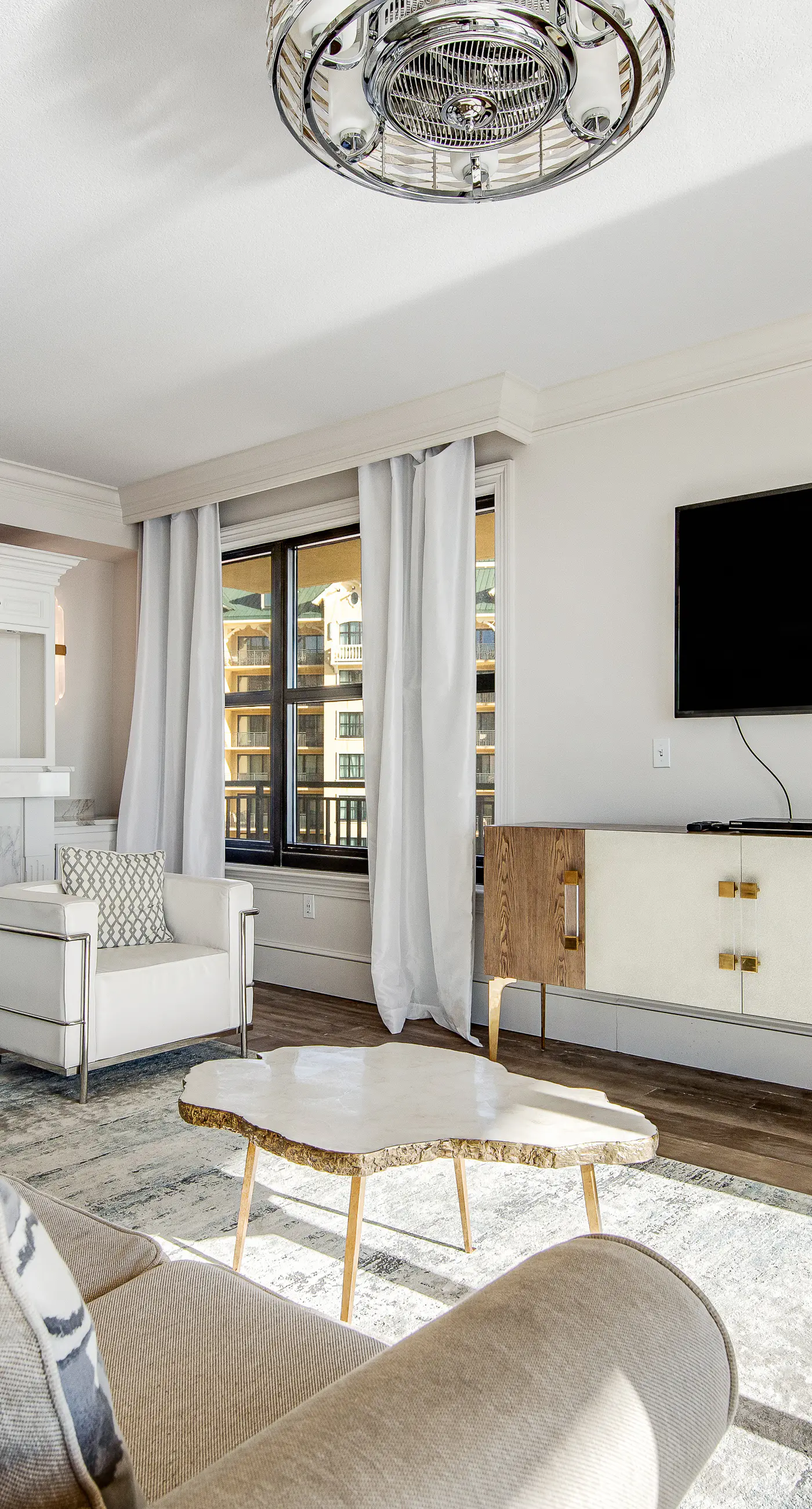 Corner Luxury Condo - Pools, Hot Tubs & Gym - Gulf-View Balcony, WiFi, W/D & AC